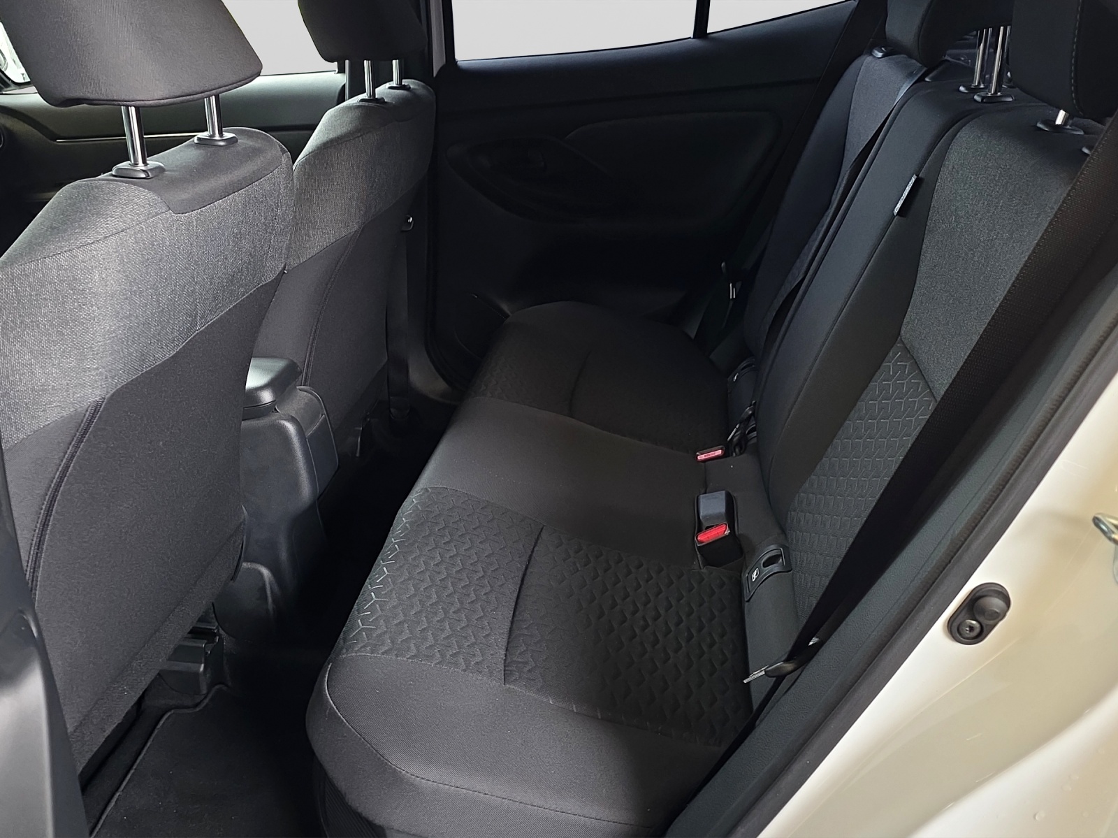 TOYOTA Yaris Cross 1.5 VVT-i HSD Trend AWD-i-image-12