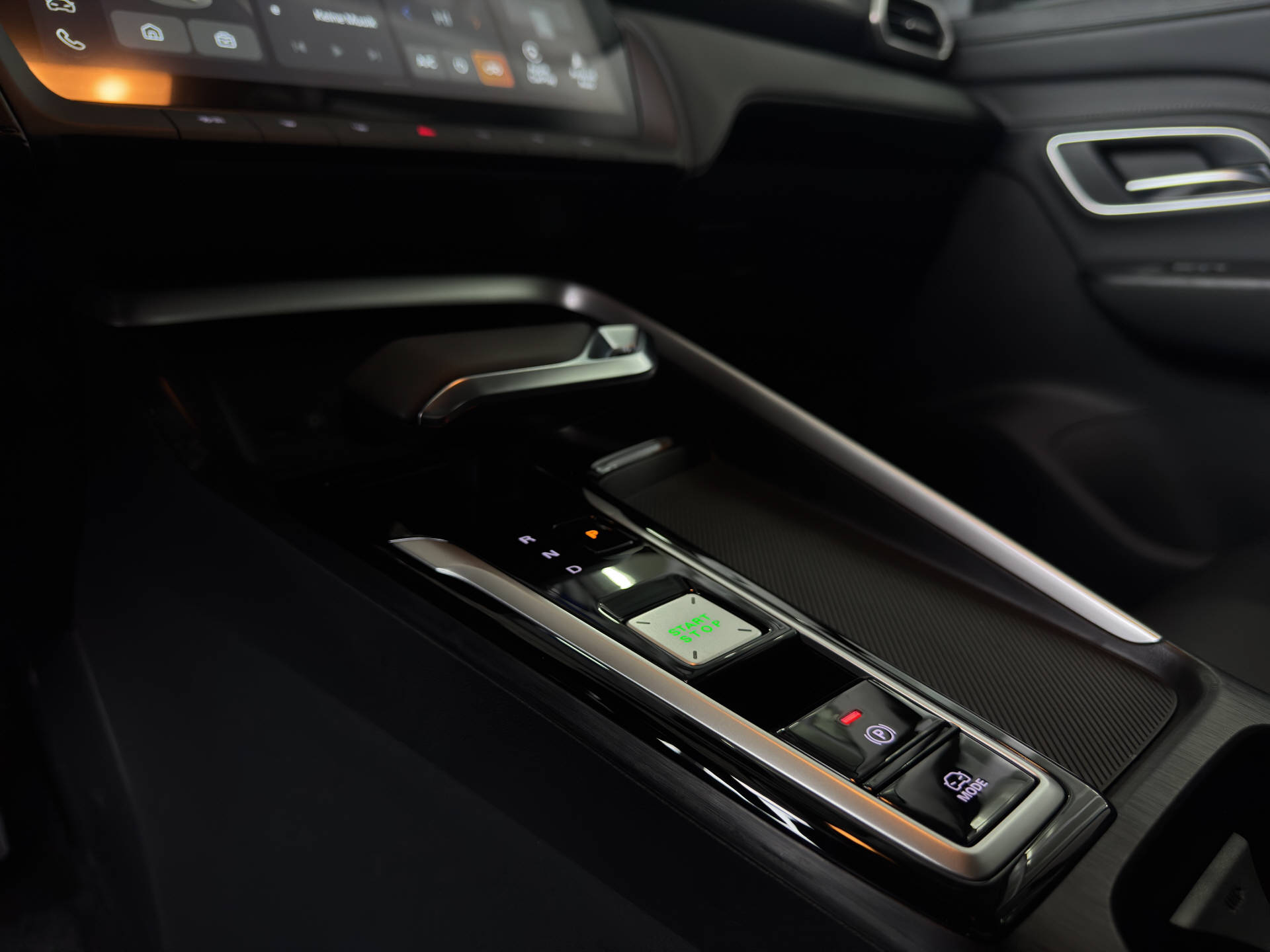 MG ZS 1.5 Hybrid+ Luxury-image-11