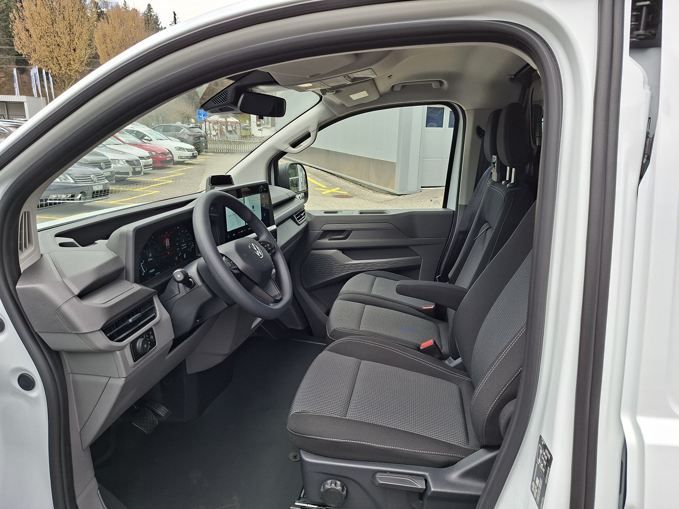 VW Transporter 2.0 TDI Automat-image-8