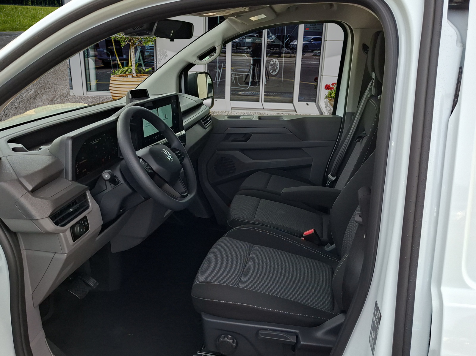 VW Transporter 2.0 TDI Automat-image-8