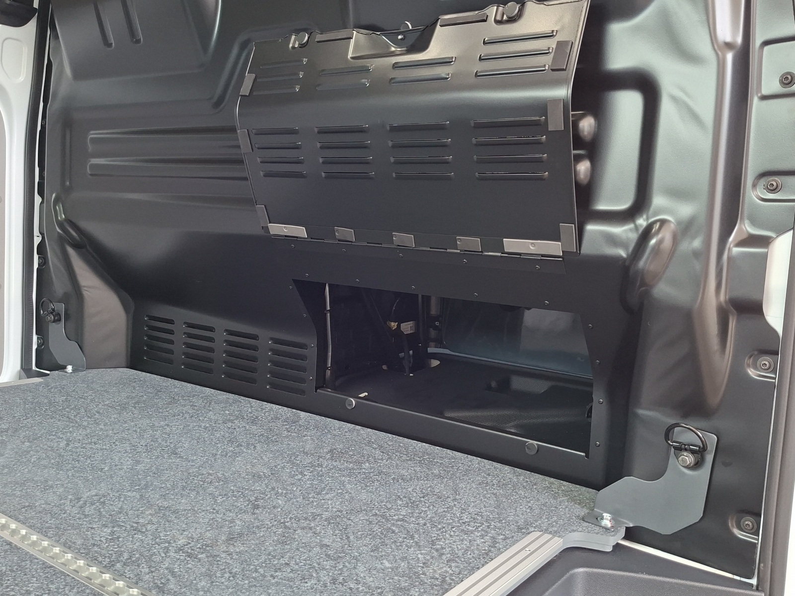 VW Transporter 2.0 TDI Automat-image-20