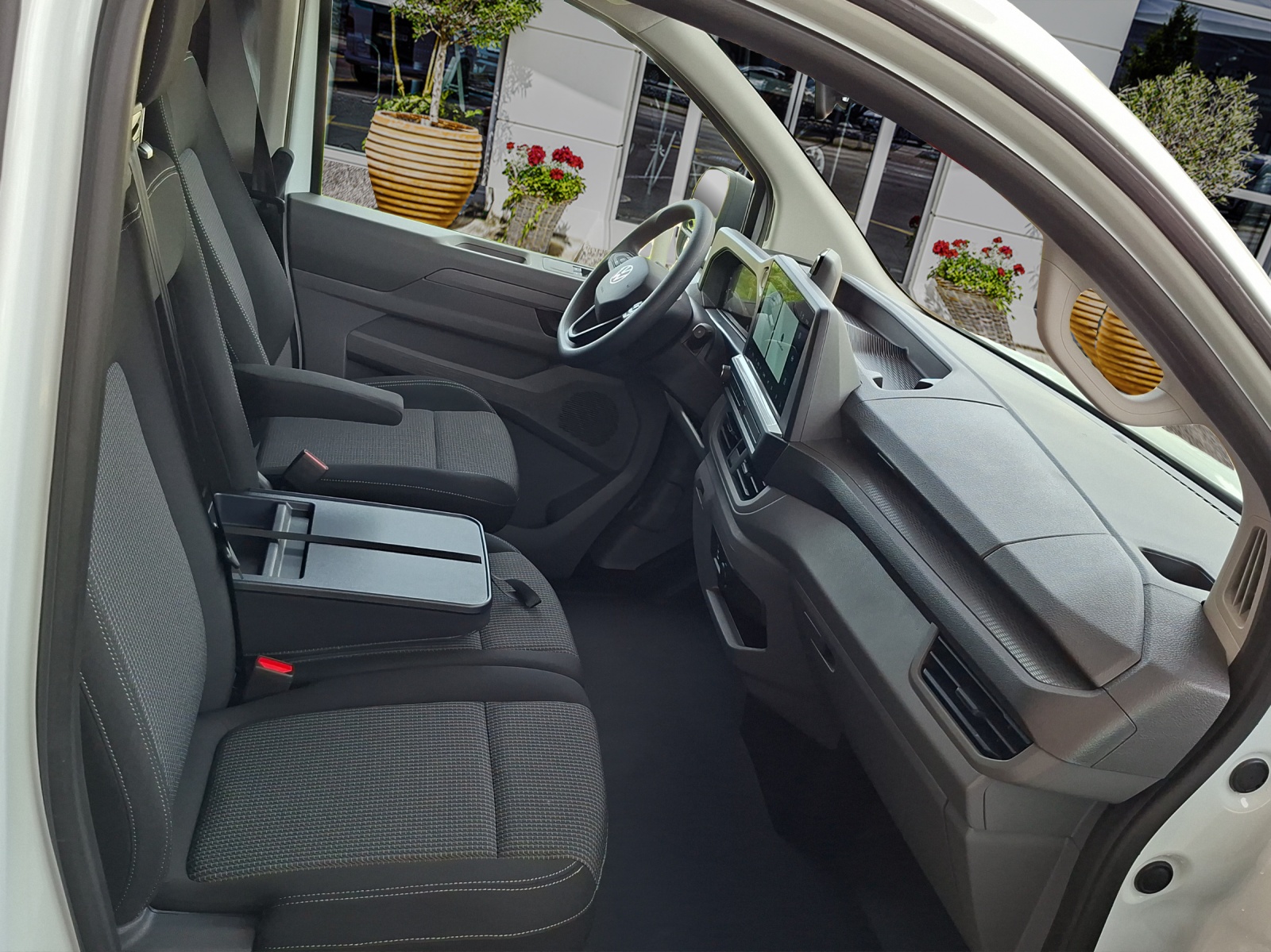 VW Transporter 2.0 TDI Automat-image-16