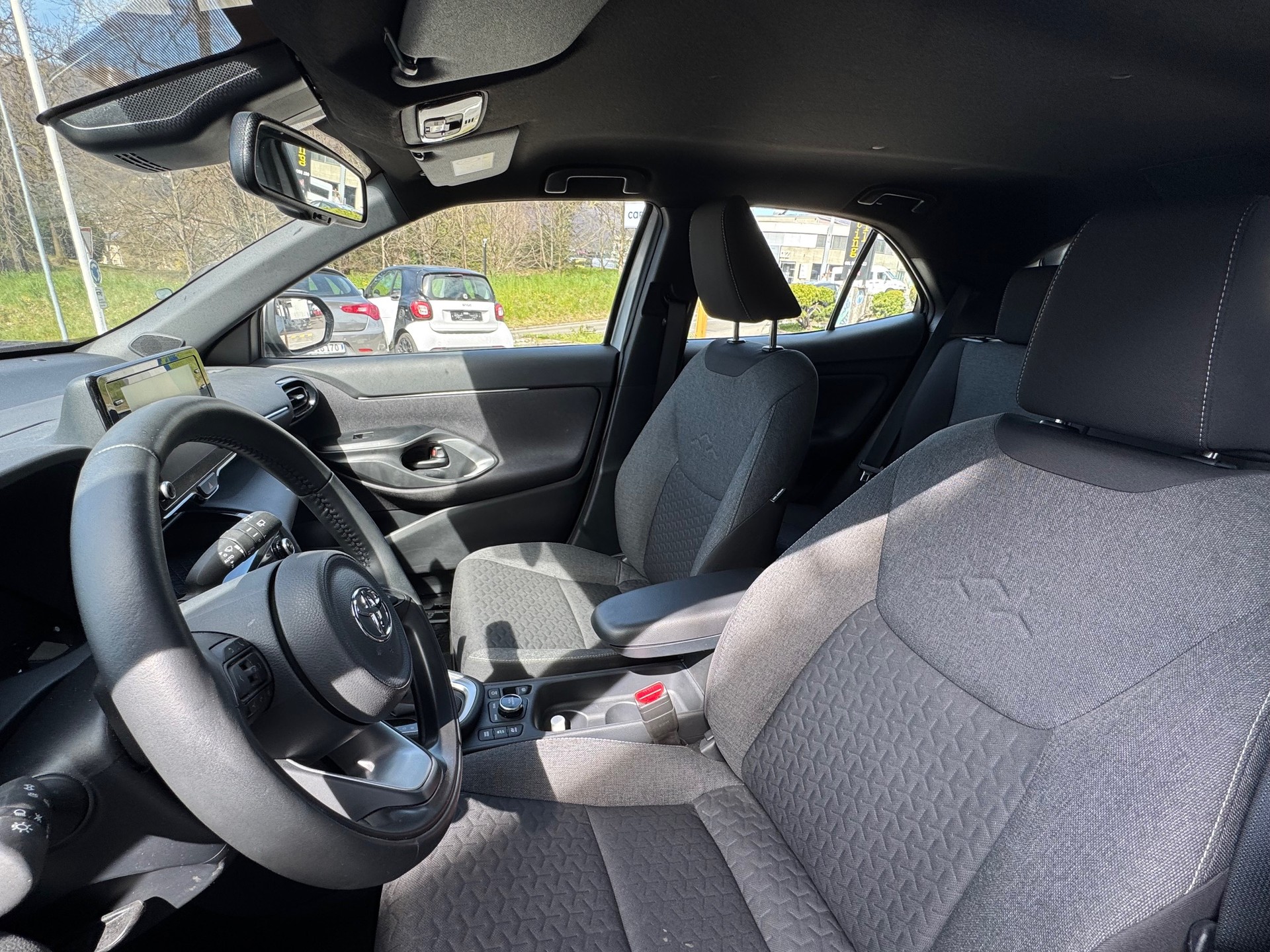 TOYOTA Yaris Cross 1.5 Trend e-CVT AWDi-image-6