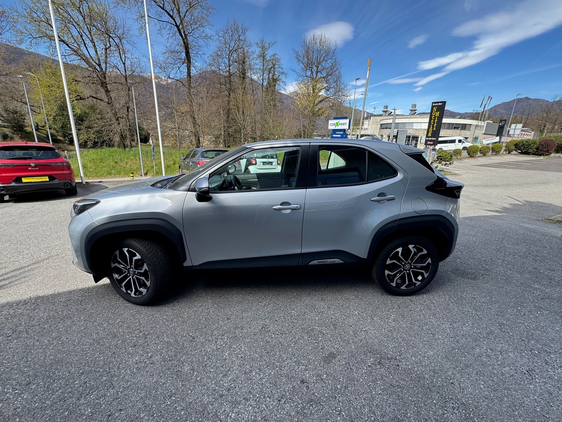 TOYOTA Yaris Cross 1.5 Trend e-CVT AWDi-showroom-element-1