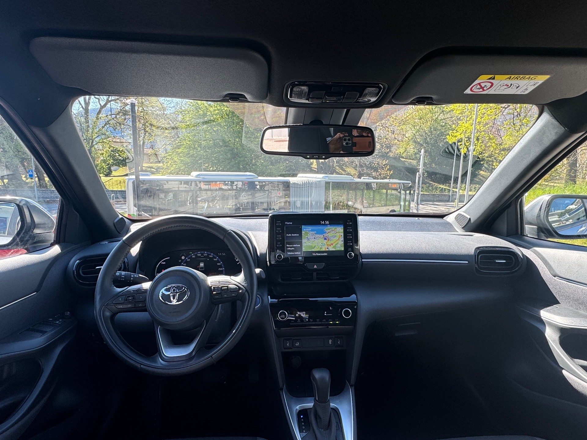 TOYOTA Yaris Cross 1.5 Trend e-CVT AWDi-image-11