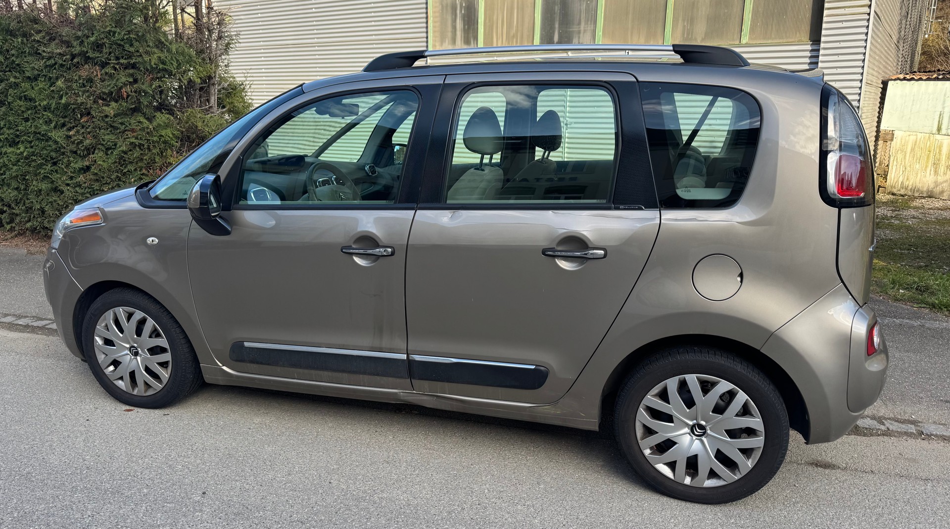 CITROEN C3 Picasso 1.6 HDi Swiss Style-image-6