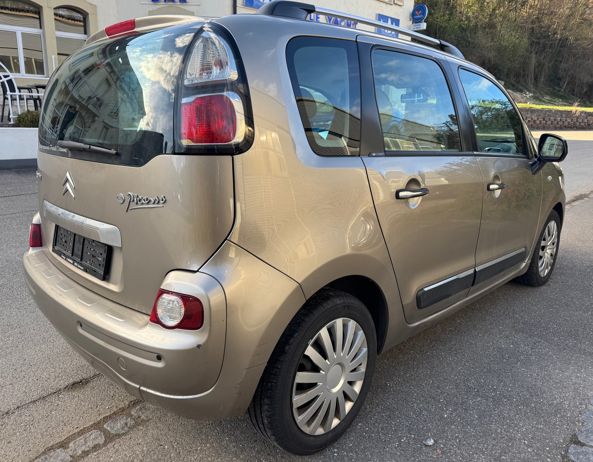 CITROEN C3 Picasso 1.6 HDi Swiss Style-image-3