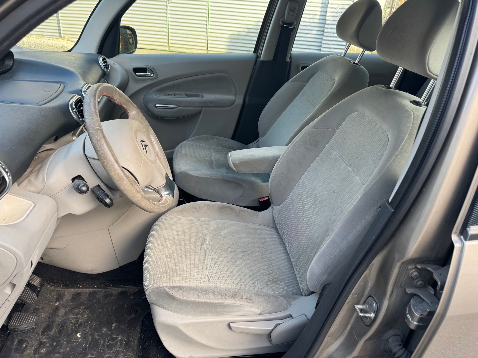 CITROEN C3 Picasso 1.6 HDi Swiss Style-image-9