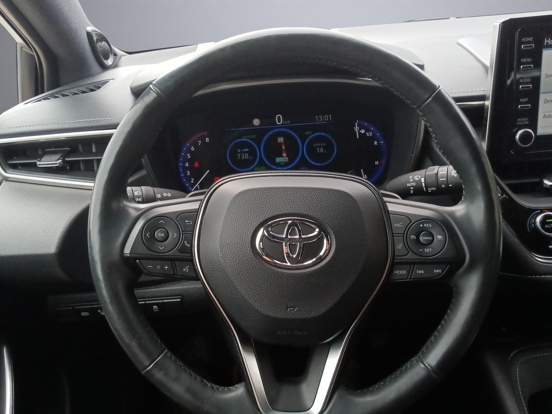 TOYOTA Corolla 2.0 HSD Style-image-11