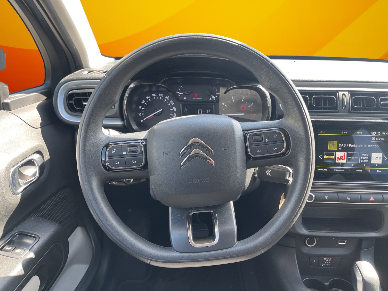 CITROEN C3 1.2i PureTech Swiss Edition EAT6-image-9