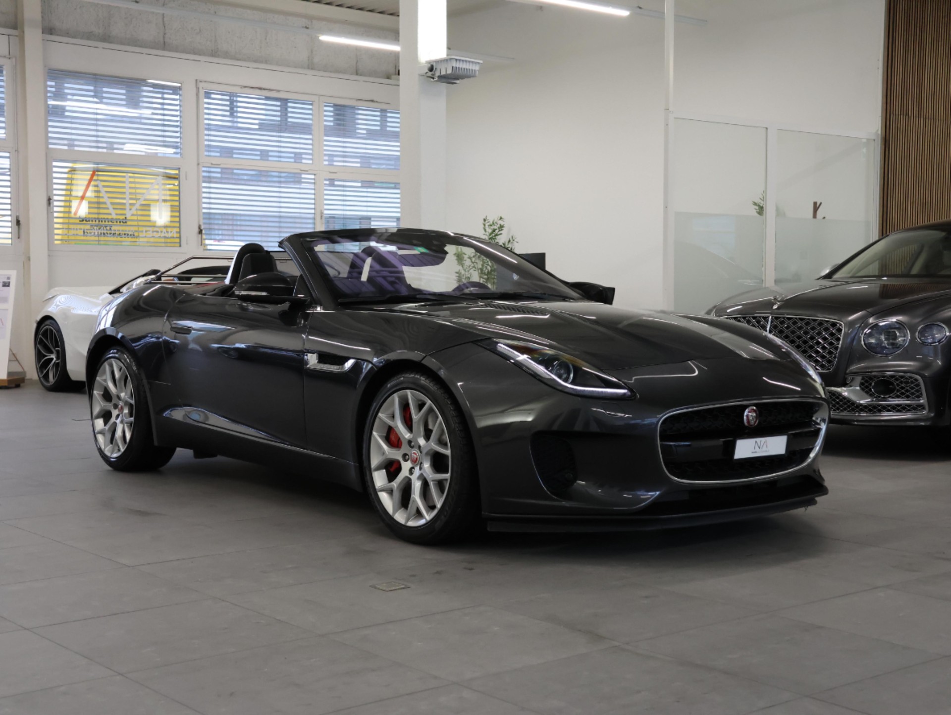 JAGUAR F-Type Convertible 3.0 V6 S/C Automatik *Meridian Soundsystem* *Gepäckträger* *Rückfahrkamera*-showroom-element-2
