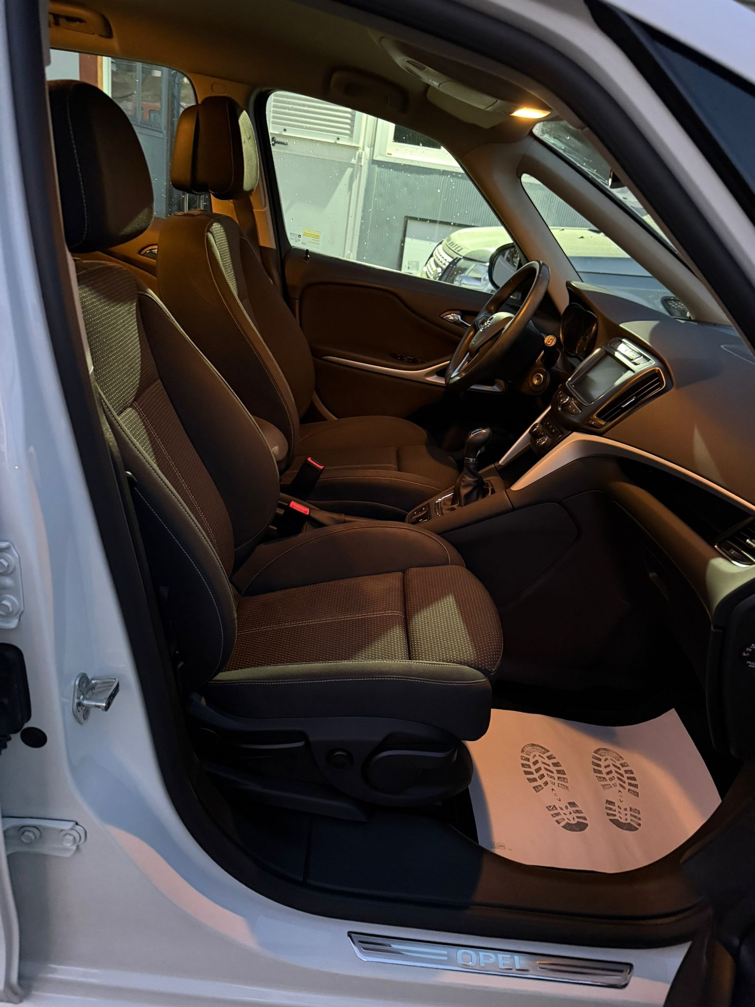 OPEL Zafira 2.0 CDTi 120 Years-image-10