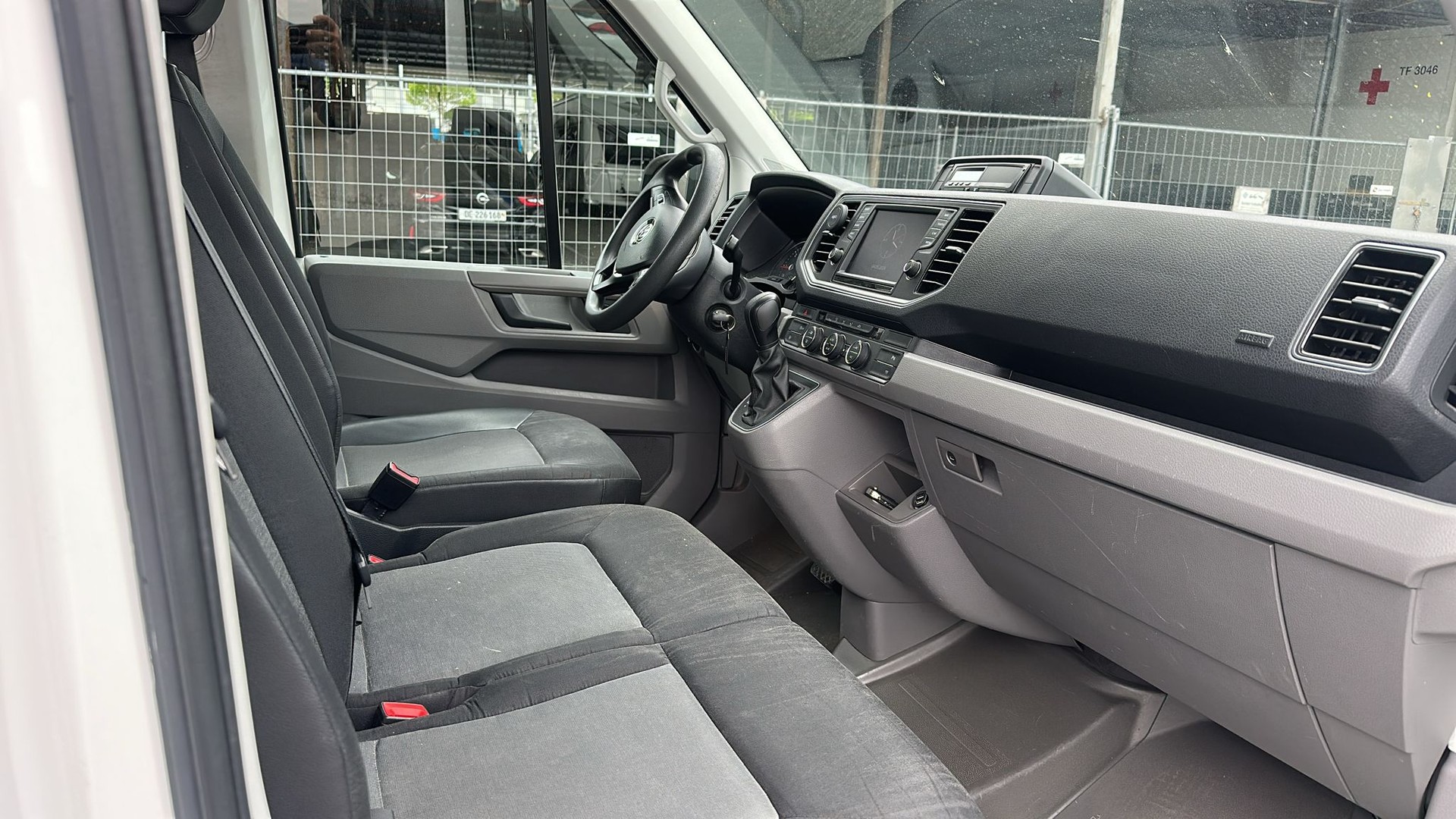 VW Crafter 35 2.0 BiTDI L3 A-image-11