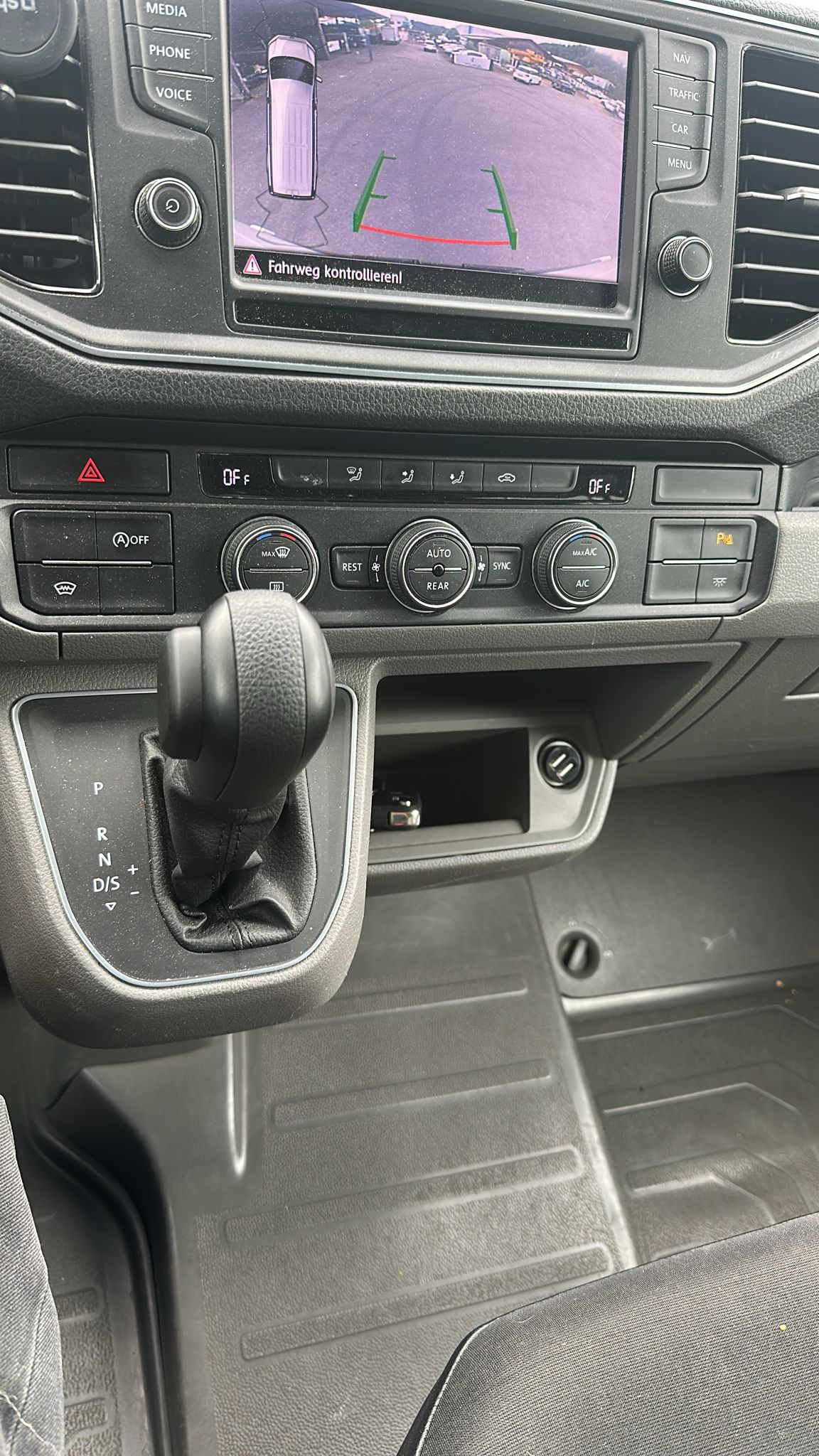 VW Crafter 35 2.0 BiTDI L3 A-image-8