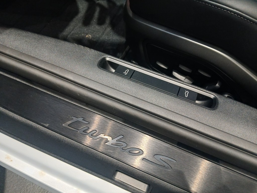 PORSCHE 911 Turbo S PDK-image-8