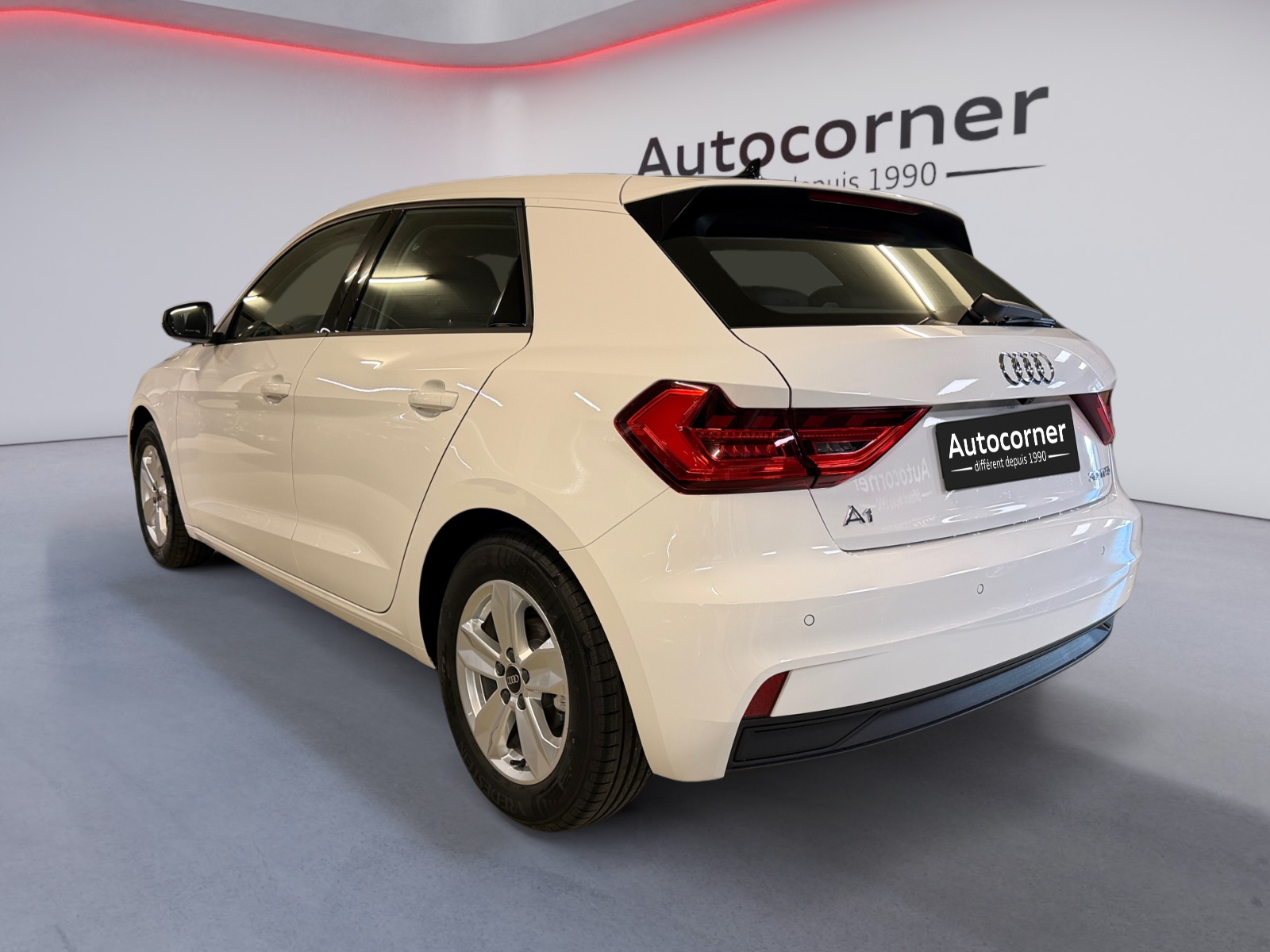 AUDI A1 Sportback 30 TFSI Attraction S-tronic-image-2