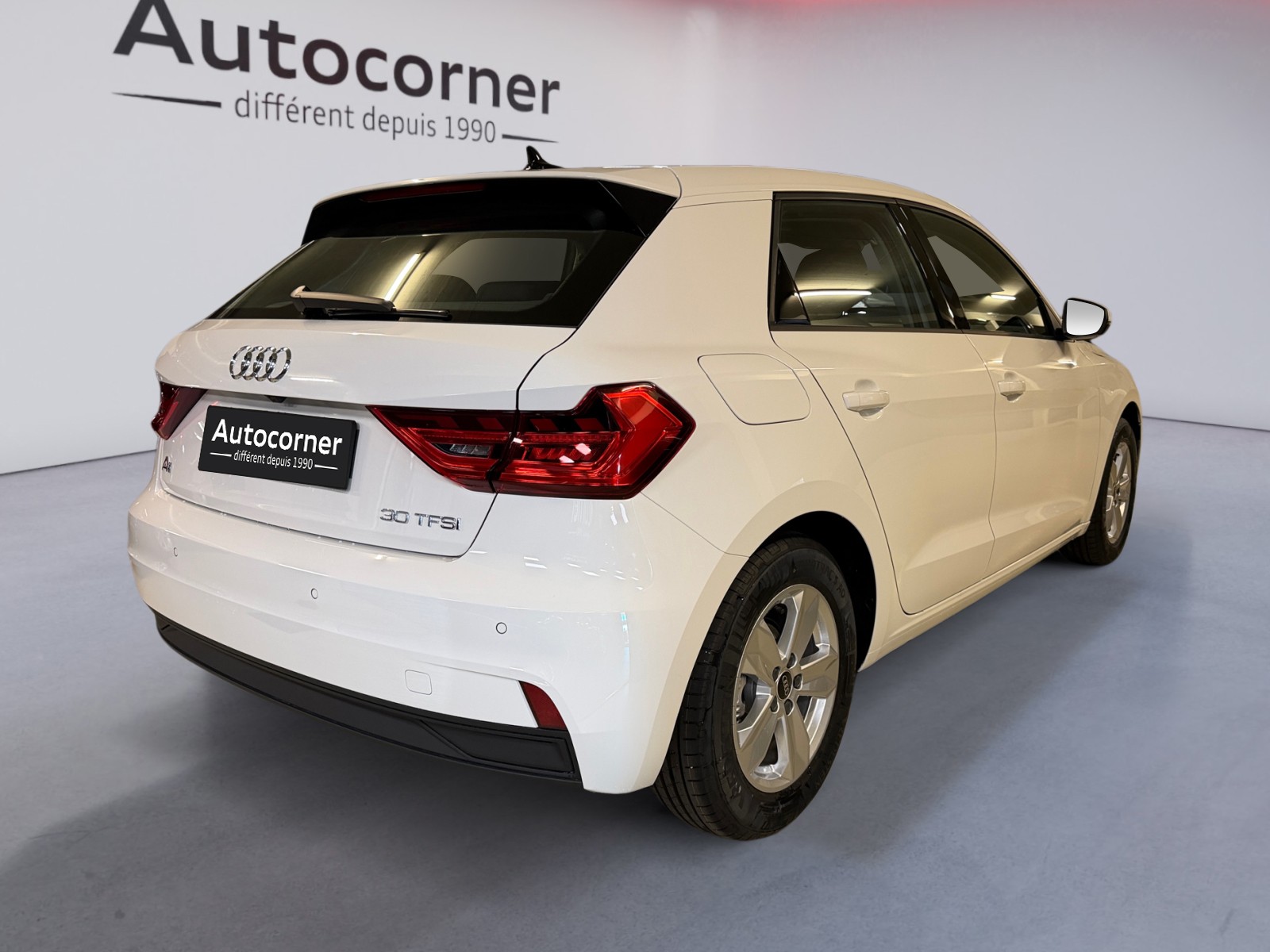 AUDI A1 Sportback 30 TFSI Attraction S-tronic-image-4