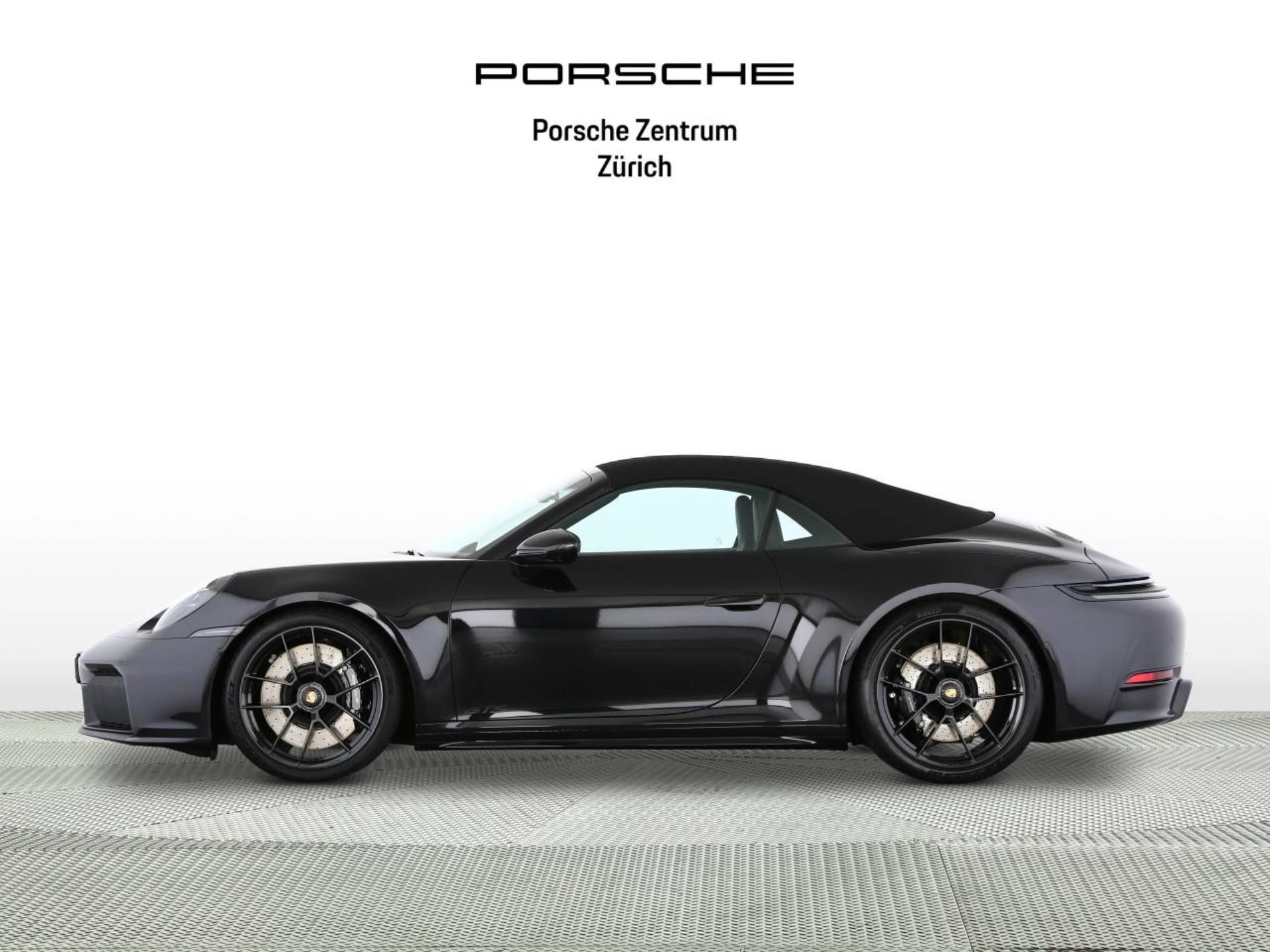 PORSCHE 911 Carrera GTS Cabriolet-showroom-element-1