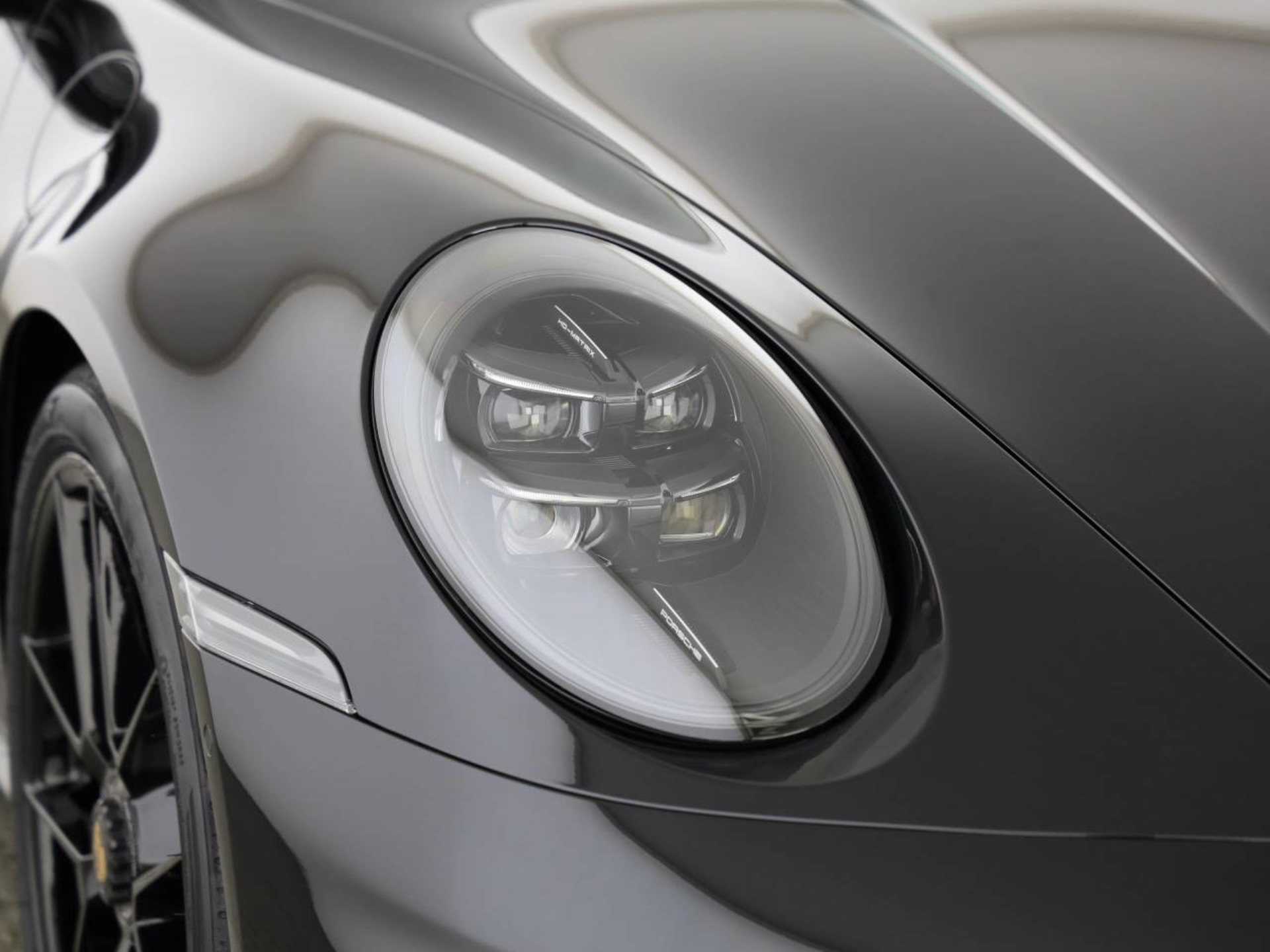 PORSCHE 911 Carrera GTS Cabriolet-image-8