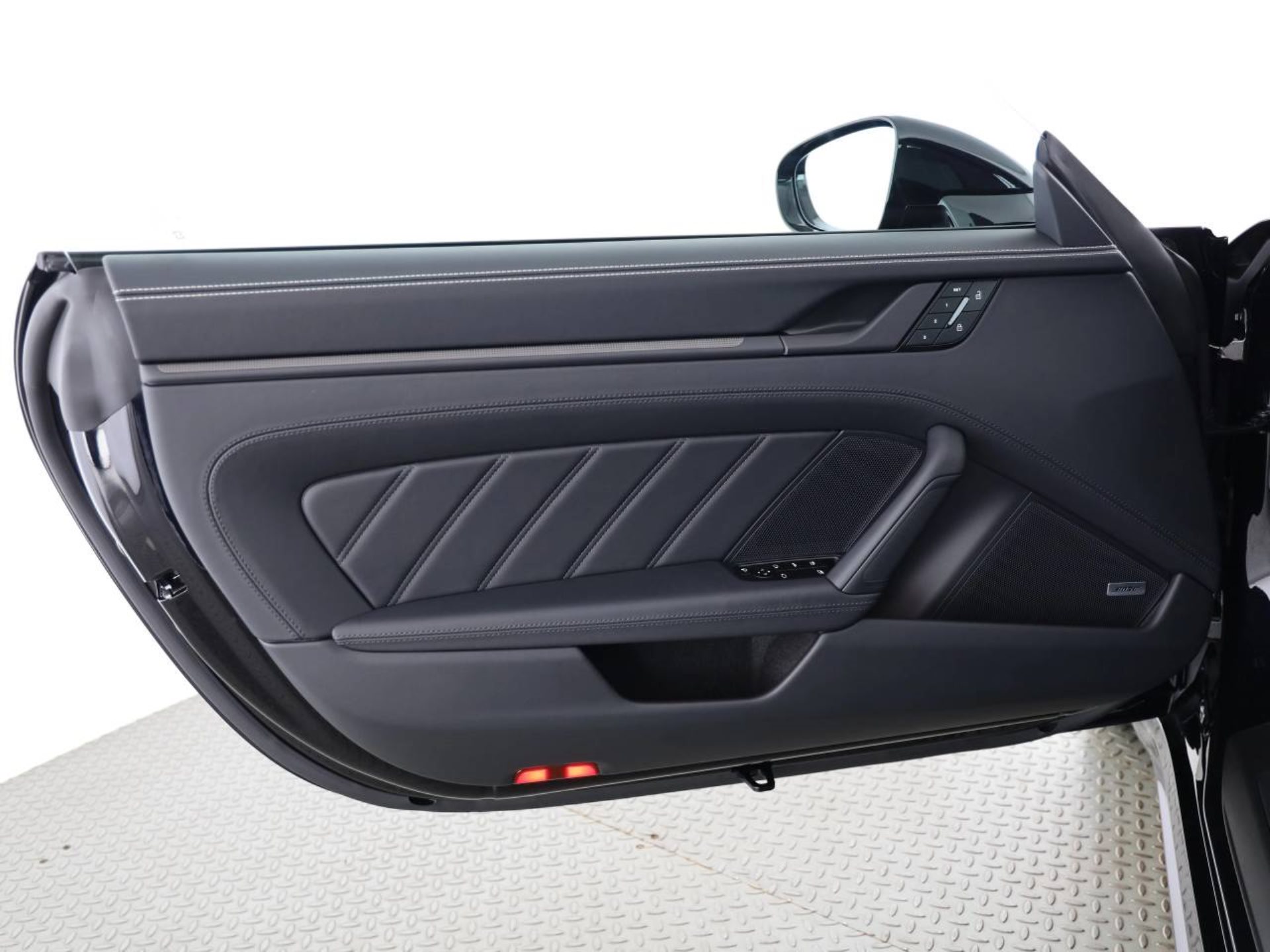 PORSCHE 911 Carrera GTS Cabriolet-image-21