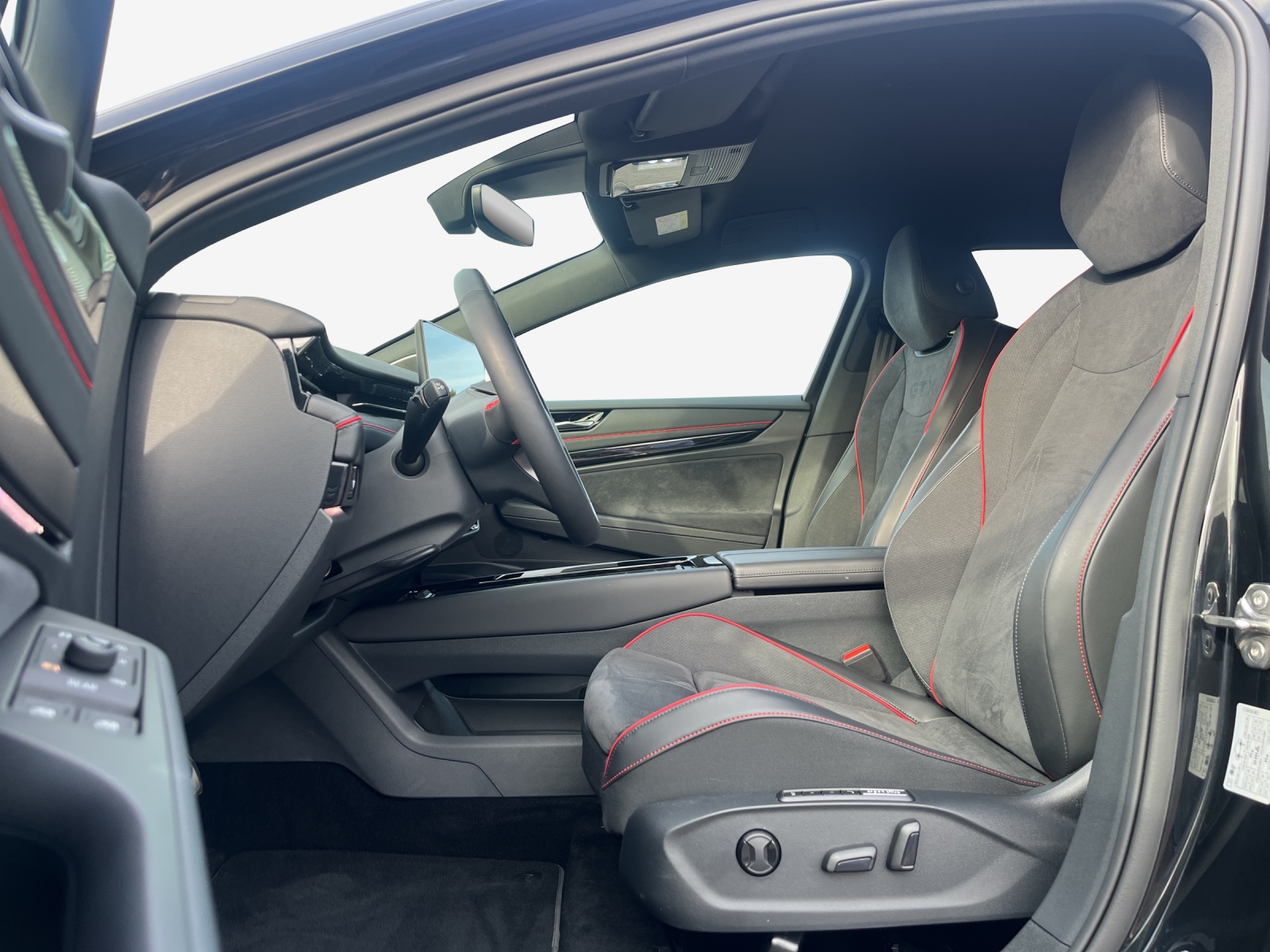VW ID.7 Tourer GTX 86 kWh GTX 4 Motion-image-8