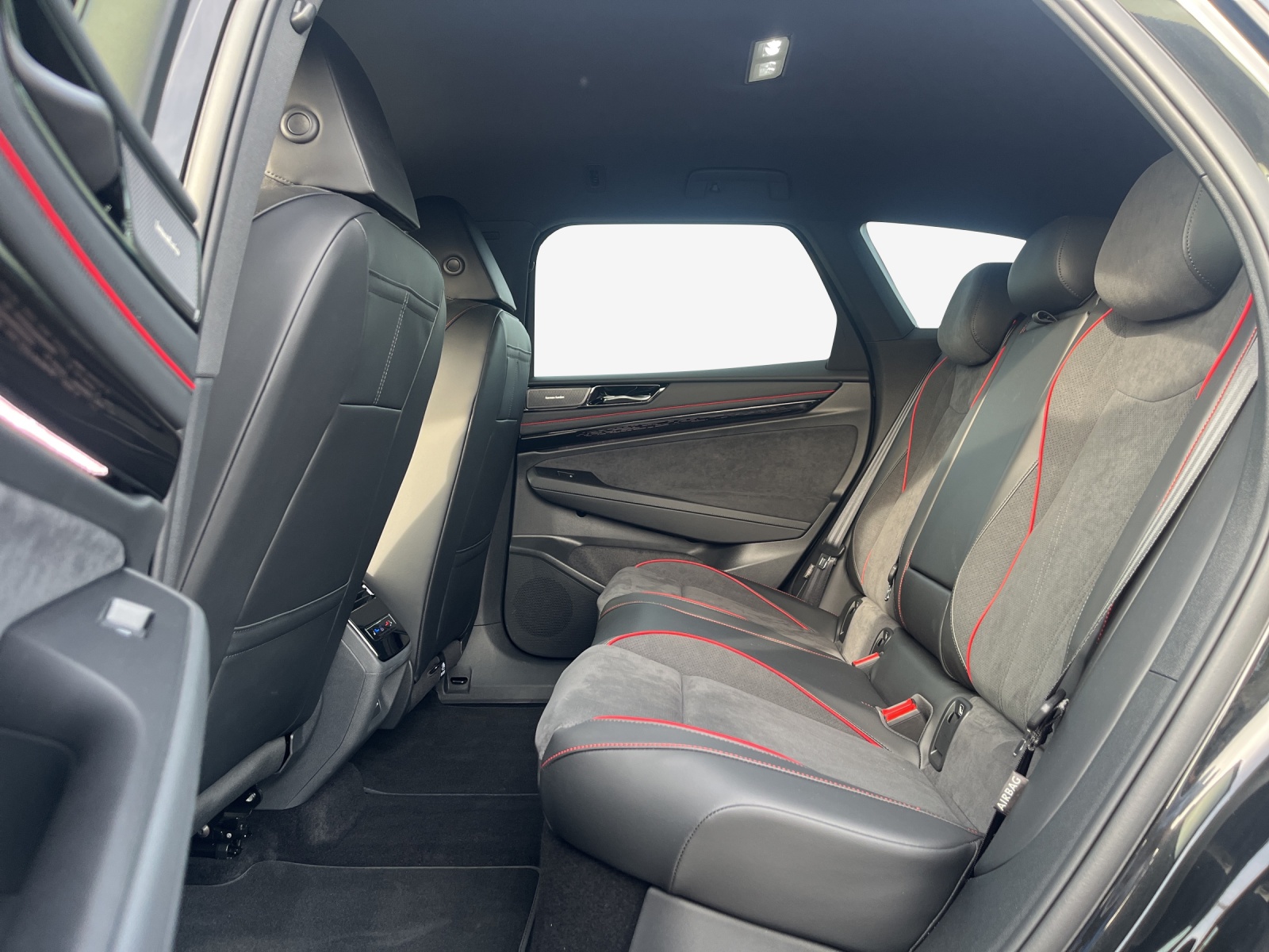 VW ID.7 Tourer GTX 86 kWh GTX 4 Motion-image-12