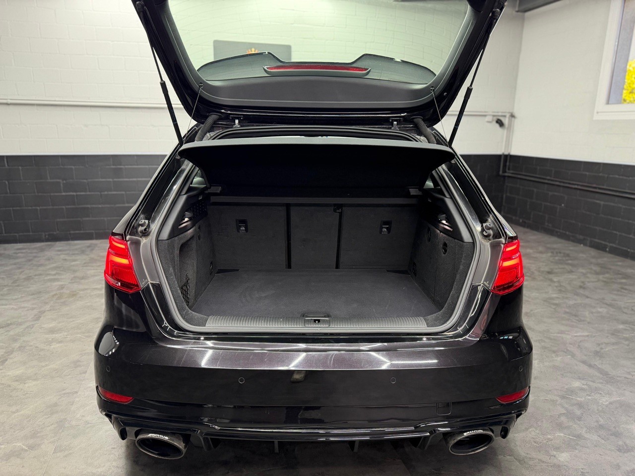 AUDI RS3 Sportback 2.5 TSI quattro | ABT | Pantherschwarz Met | Remus Auspuff ohne OPF | ACC | Schiebedach | Rückfahrkamera | CH-FZ-image-28