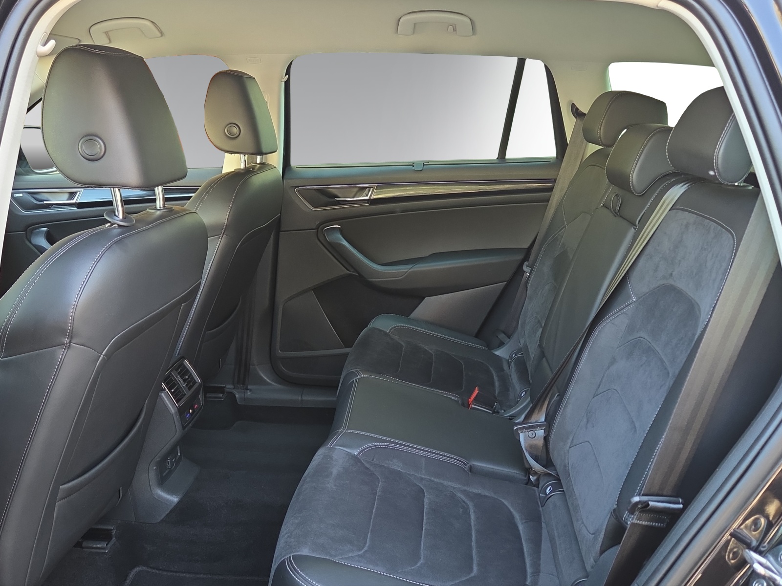 SKODA Kodiaq 2.0 TSI Style DSG 4x4-image-16
