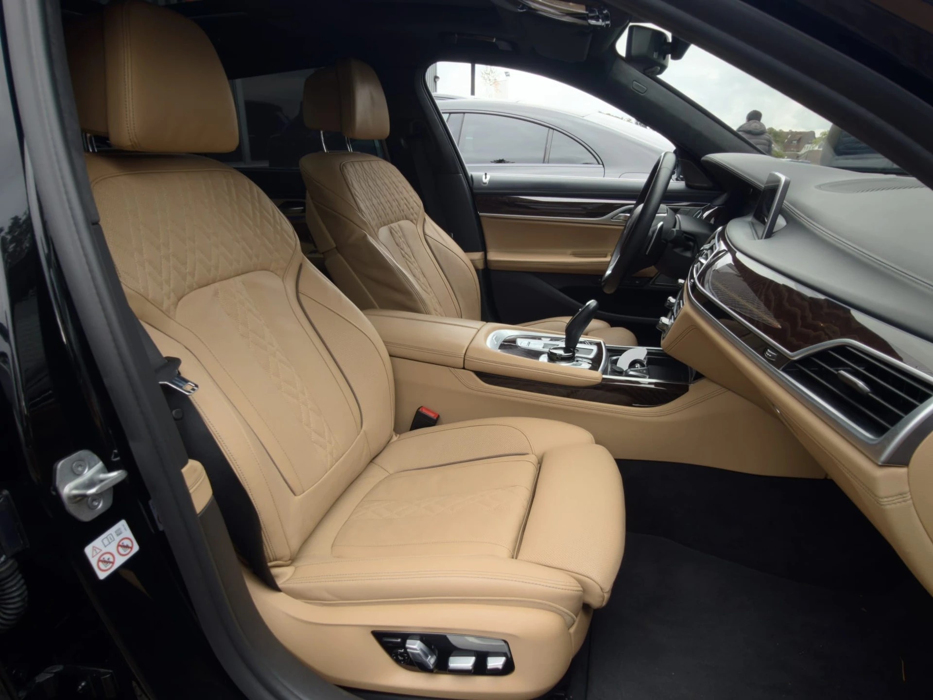 BMW 740Ld xDrive SAG CH FAHRZEUG AUS 1. HAND-image-13