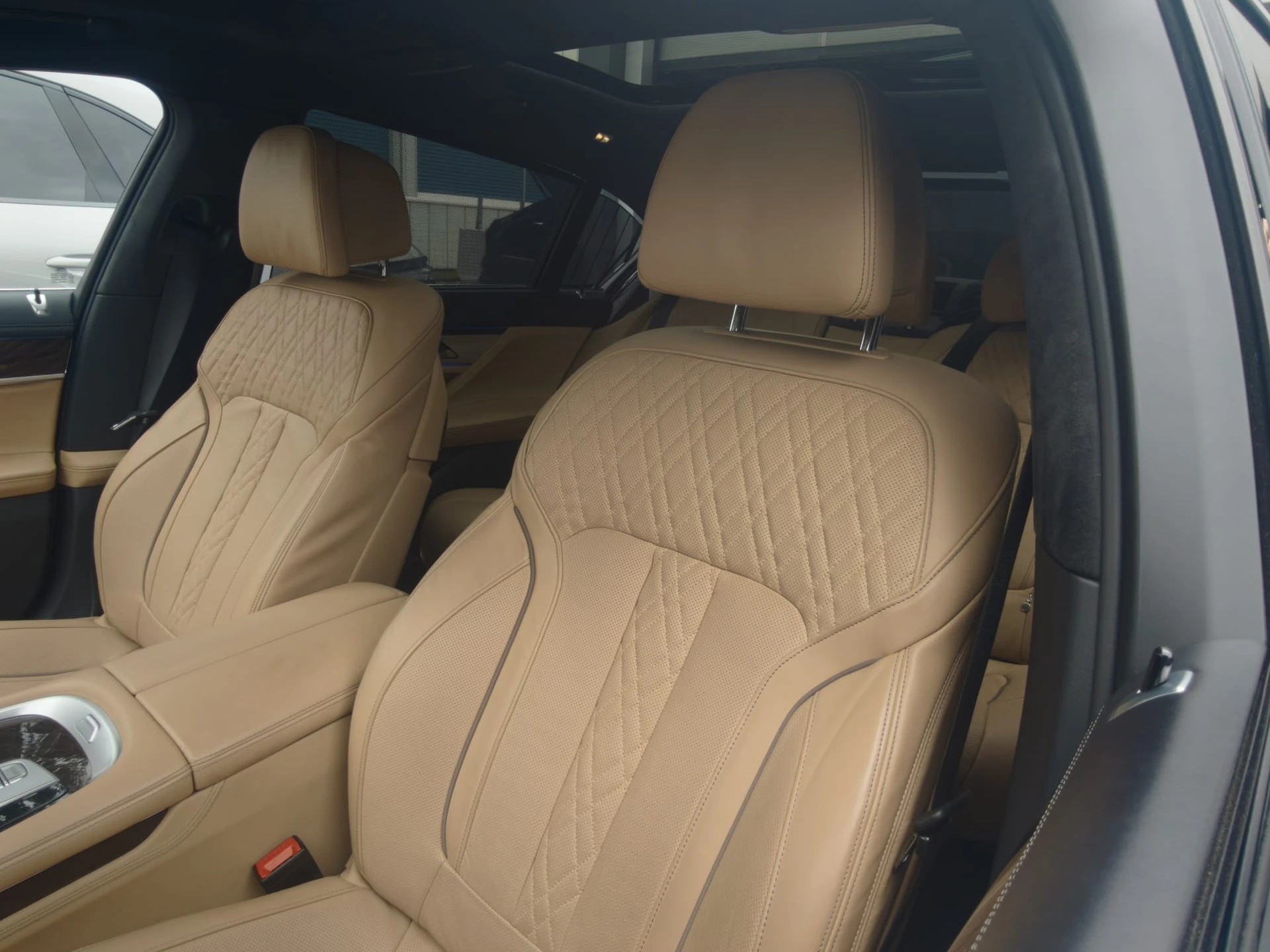 BMW 740Ld xDrive SAG CH FAHRZEUG AUS 1. HAND-image-15
