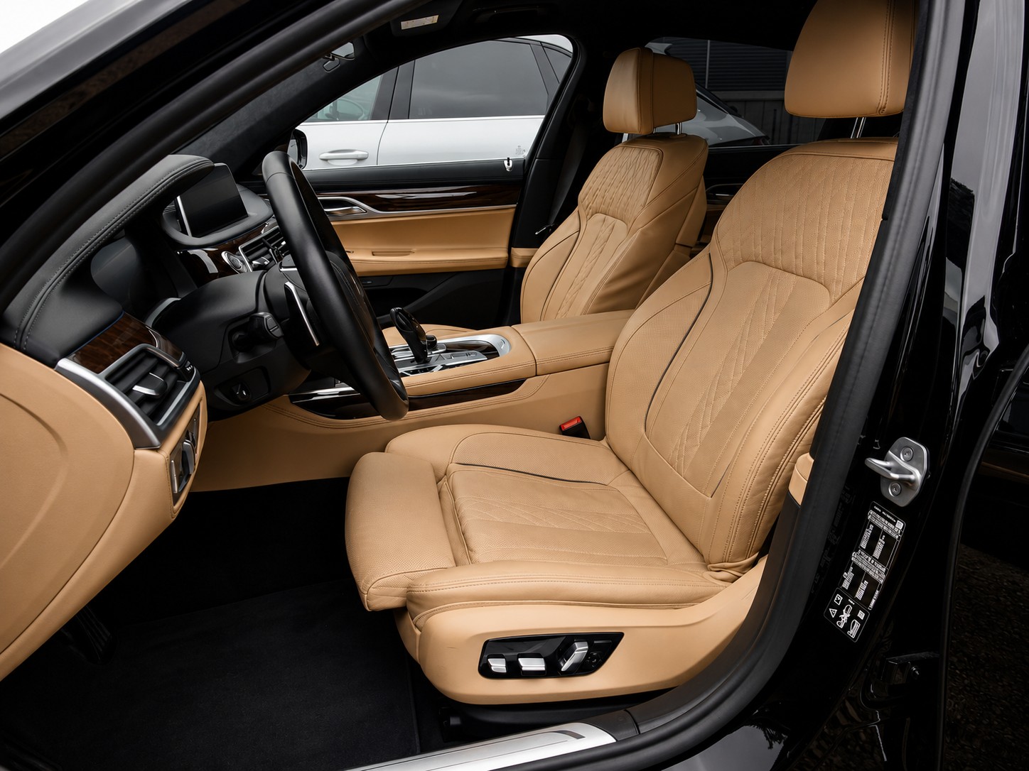 BMW 740Ld xDrive SAG CH FAHRZEUG AUS 1. HAND-image-7