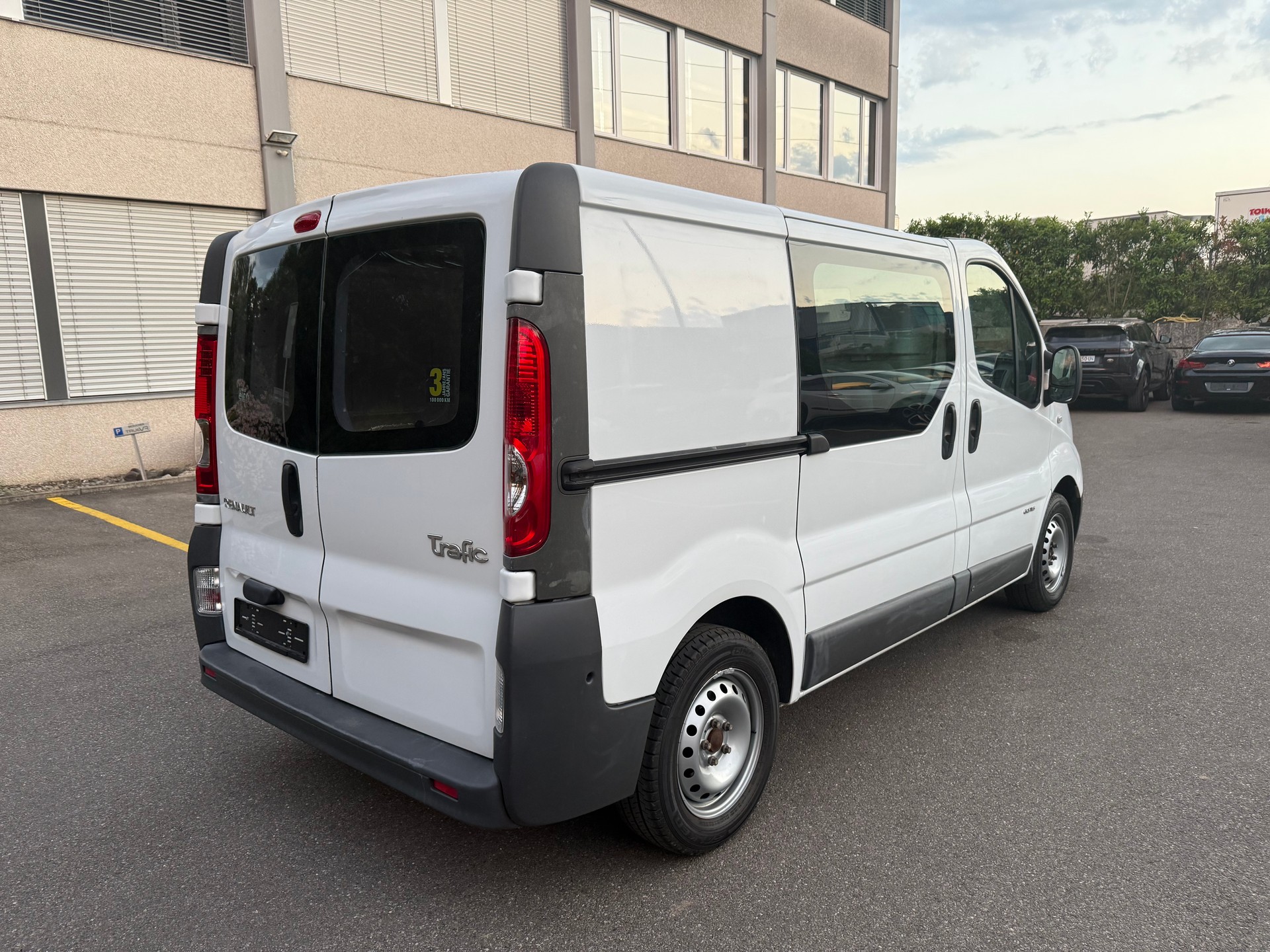 RENAULT Trafic 2.0 dCi 115 2.9t L2H1-image-5