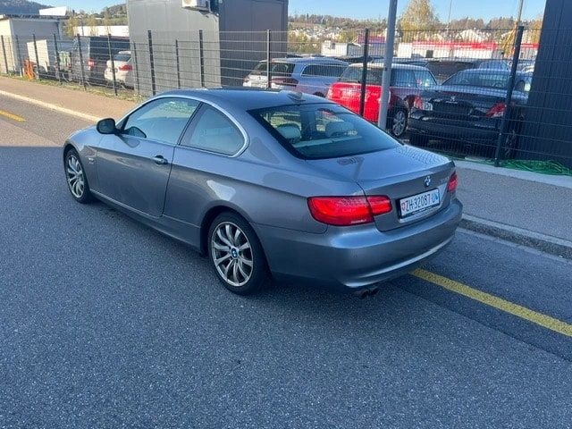BMW 330i xDrive Coupé-image-5