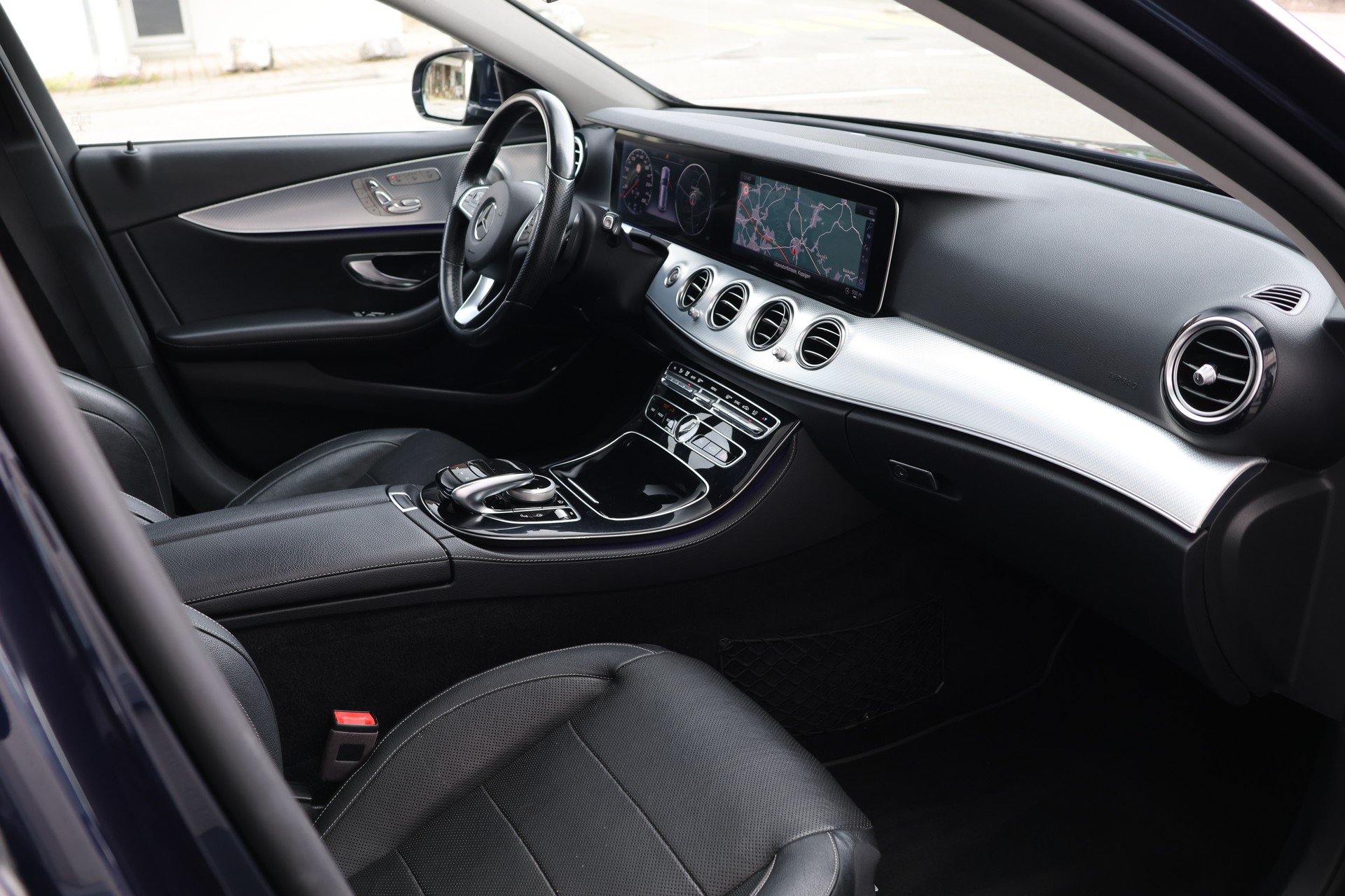 MERCEDES-BENZ E 220 d All-Terrain Avantgarde 4Matic 9G-Tronic (CH)-image-18