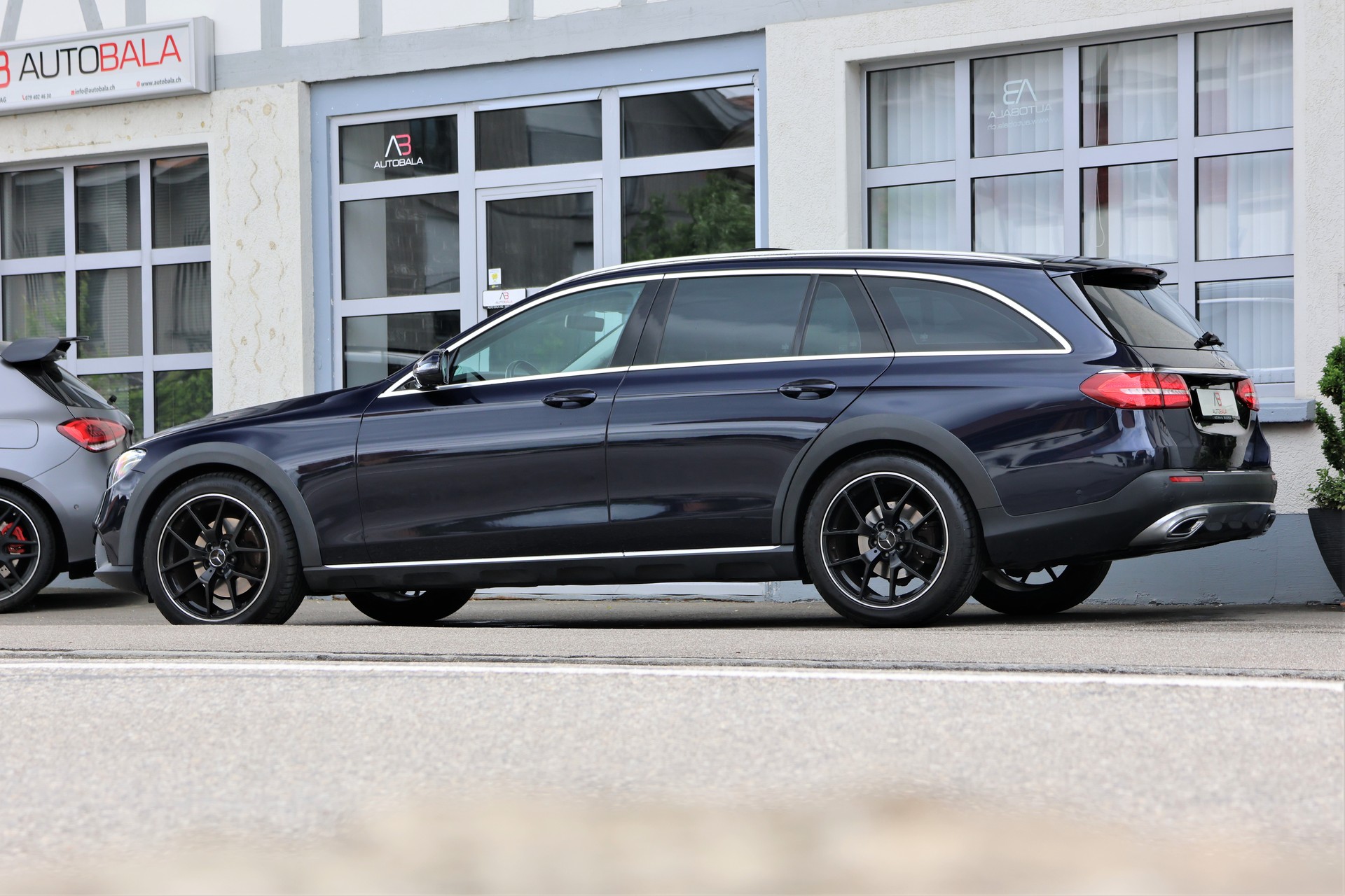 MERCEDES-BENZ E 220 d All-Terrain Avantgarde 4Matic 9G-Tronic (CH)-image-3