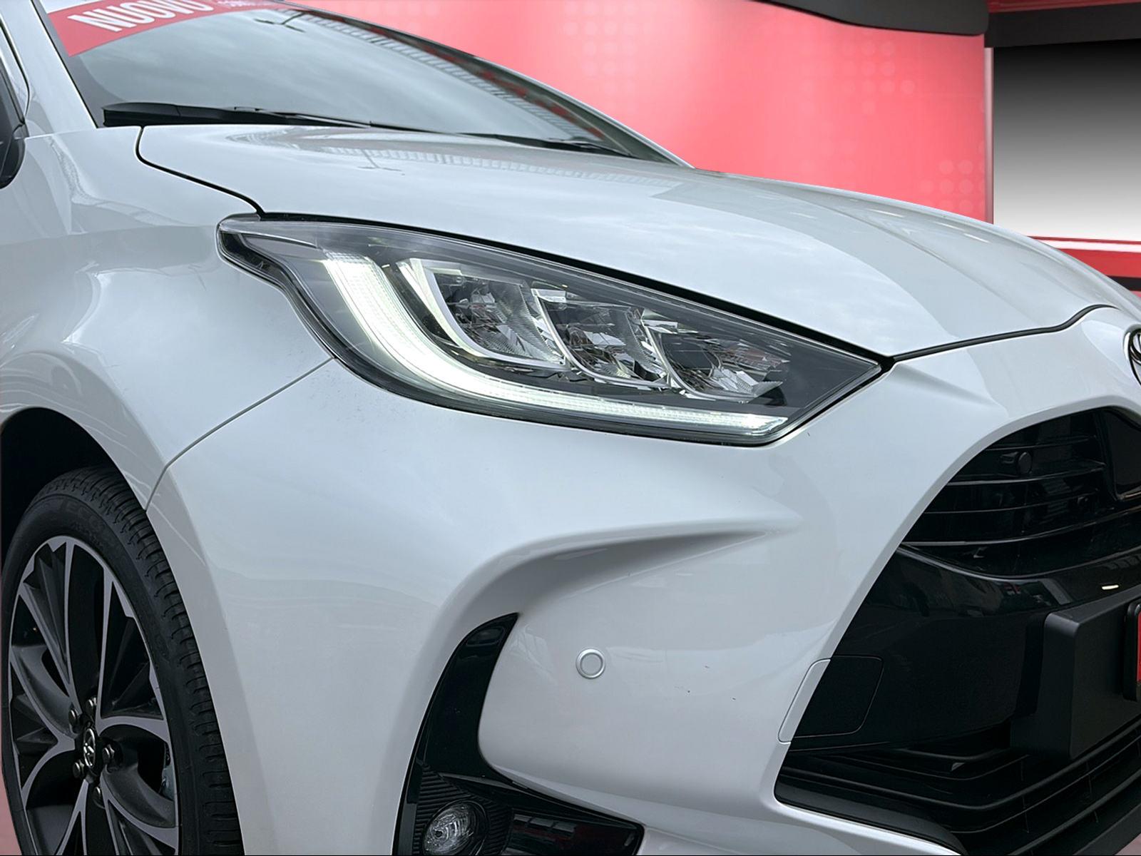 TOYOTA Yaris 1.5 VVT-i HSD Trend-image-12