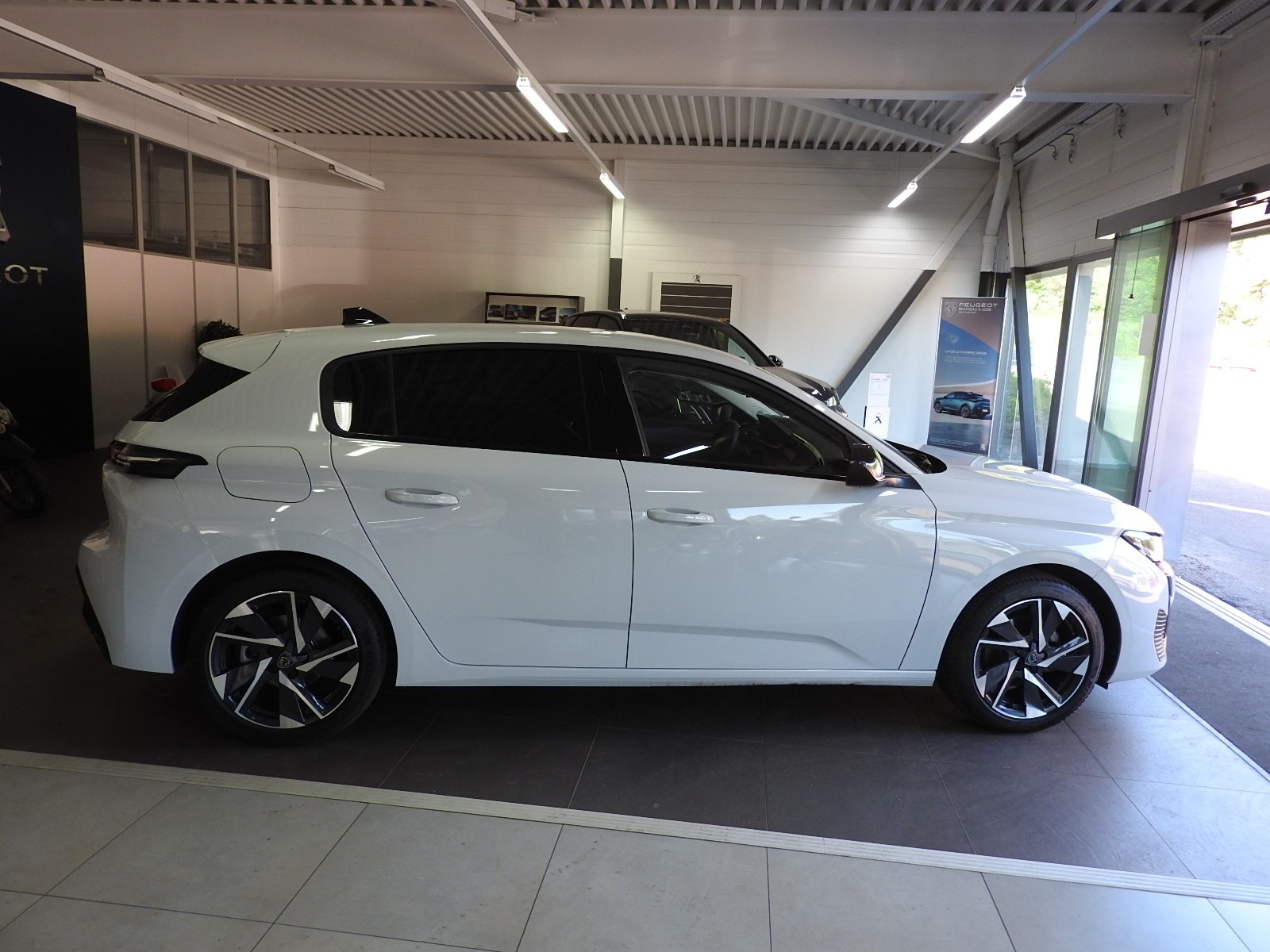 PEUGEOT 308 1.2 turbo 130 cv Allure-image-2
