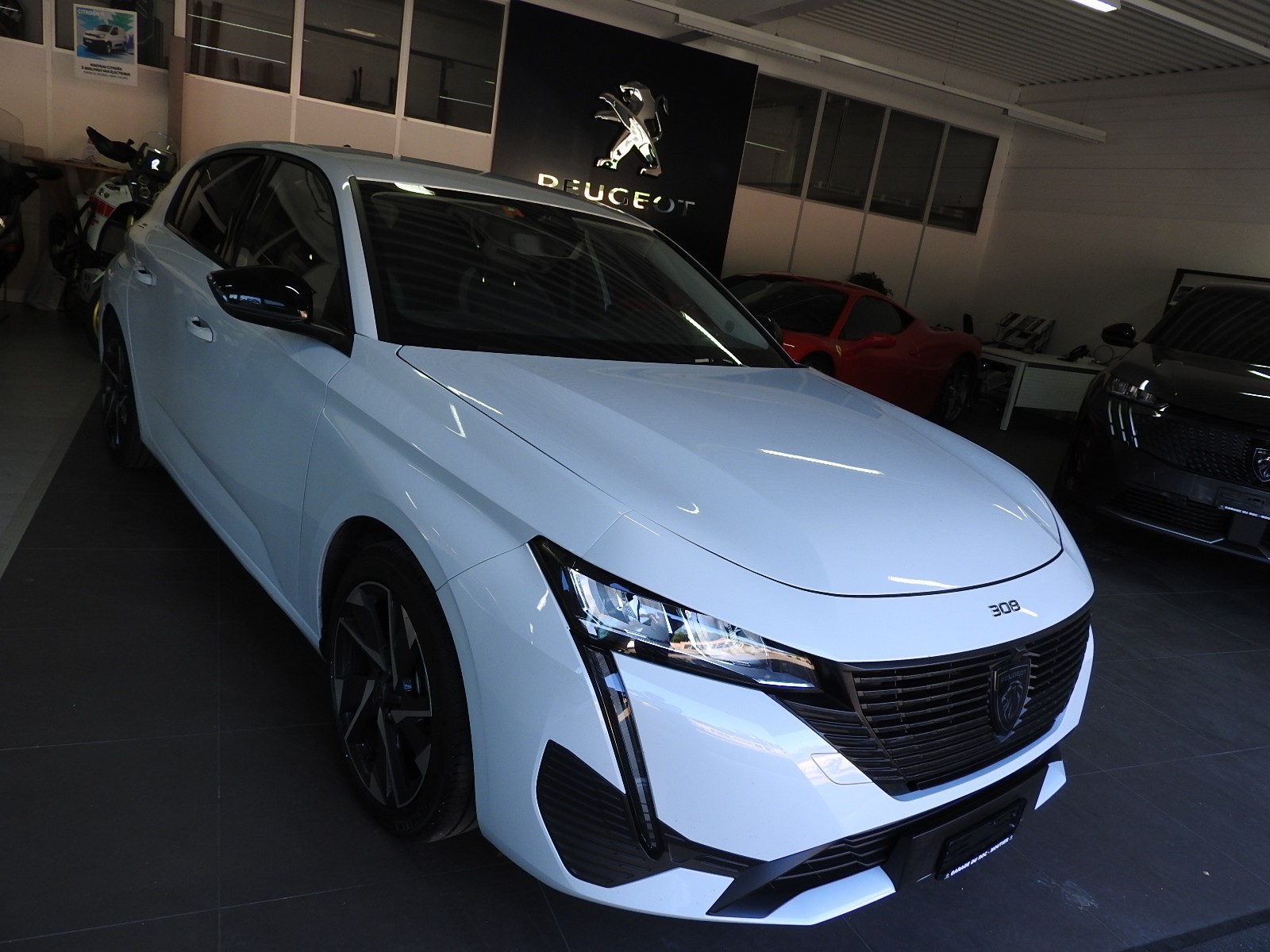 PEUGEOT 308 1.2 turbo 130 cv Allure-image-1