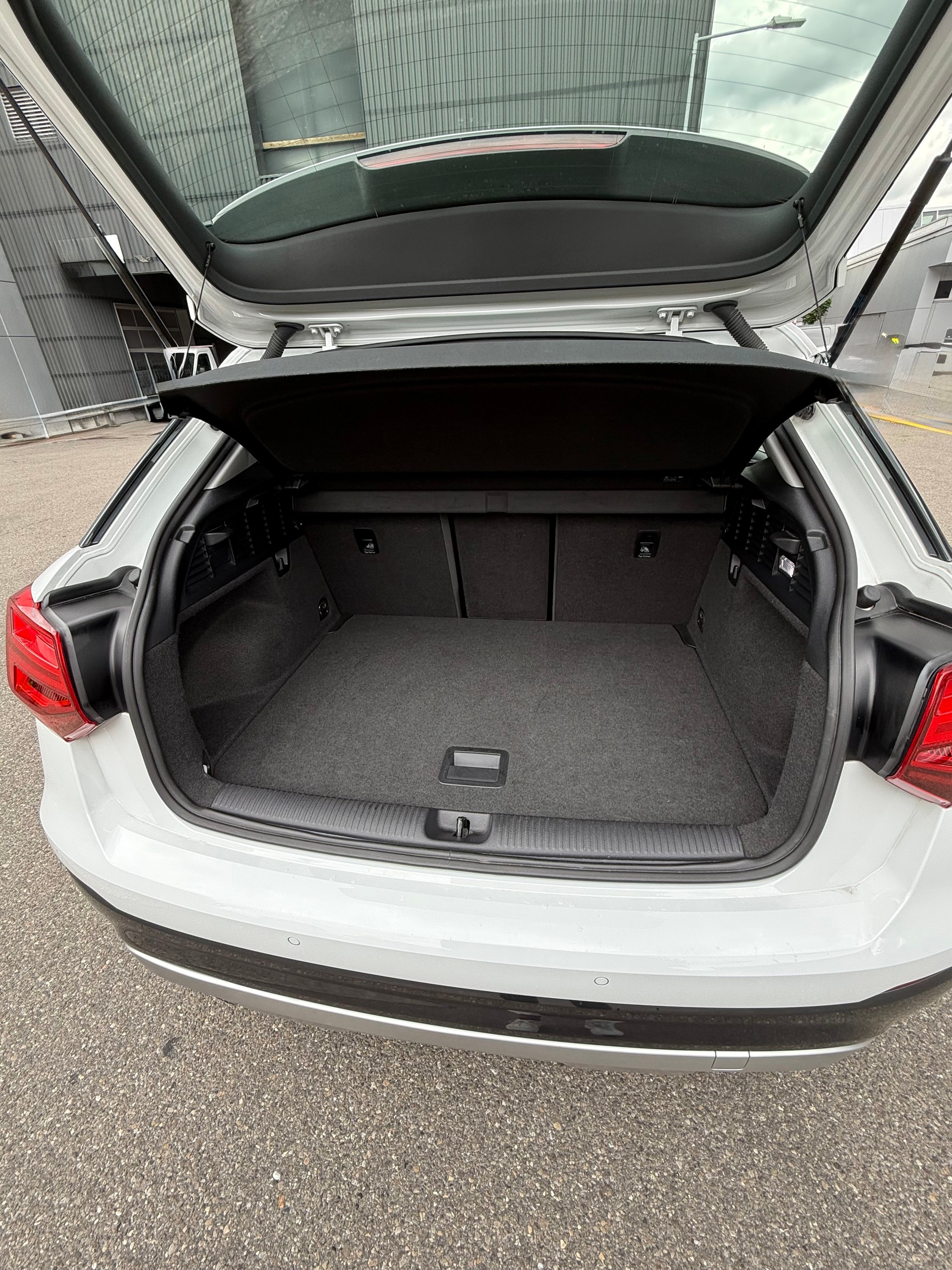 AUDI 1.4 TFSI Design S-Tronic-image-7