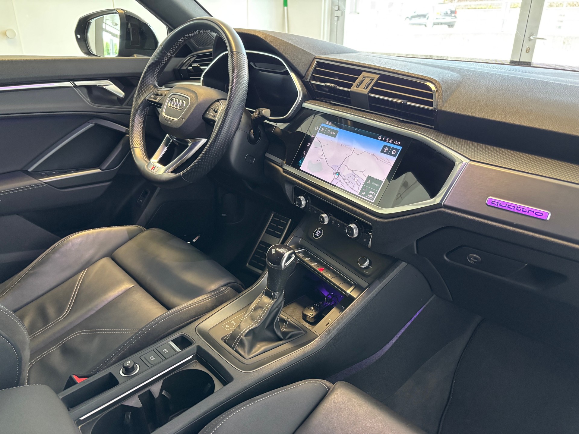 AUDI Q3 Sportback 40 TDI S line quattro S-tronic-image-9