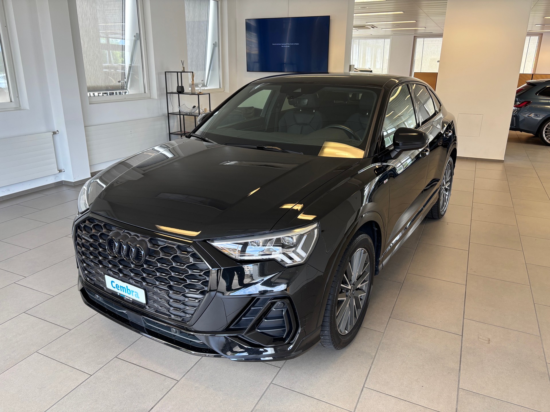 AUDI Q3 Sportback 40 TDI S line quattro S-tronic-image-0
