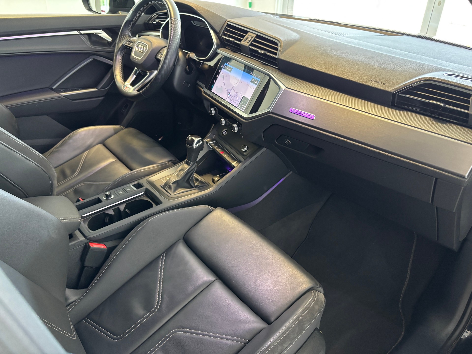 AUDI Q3 Sportback 40 TDI S line quattro S-tronic-image-8