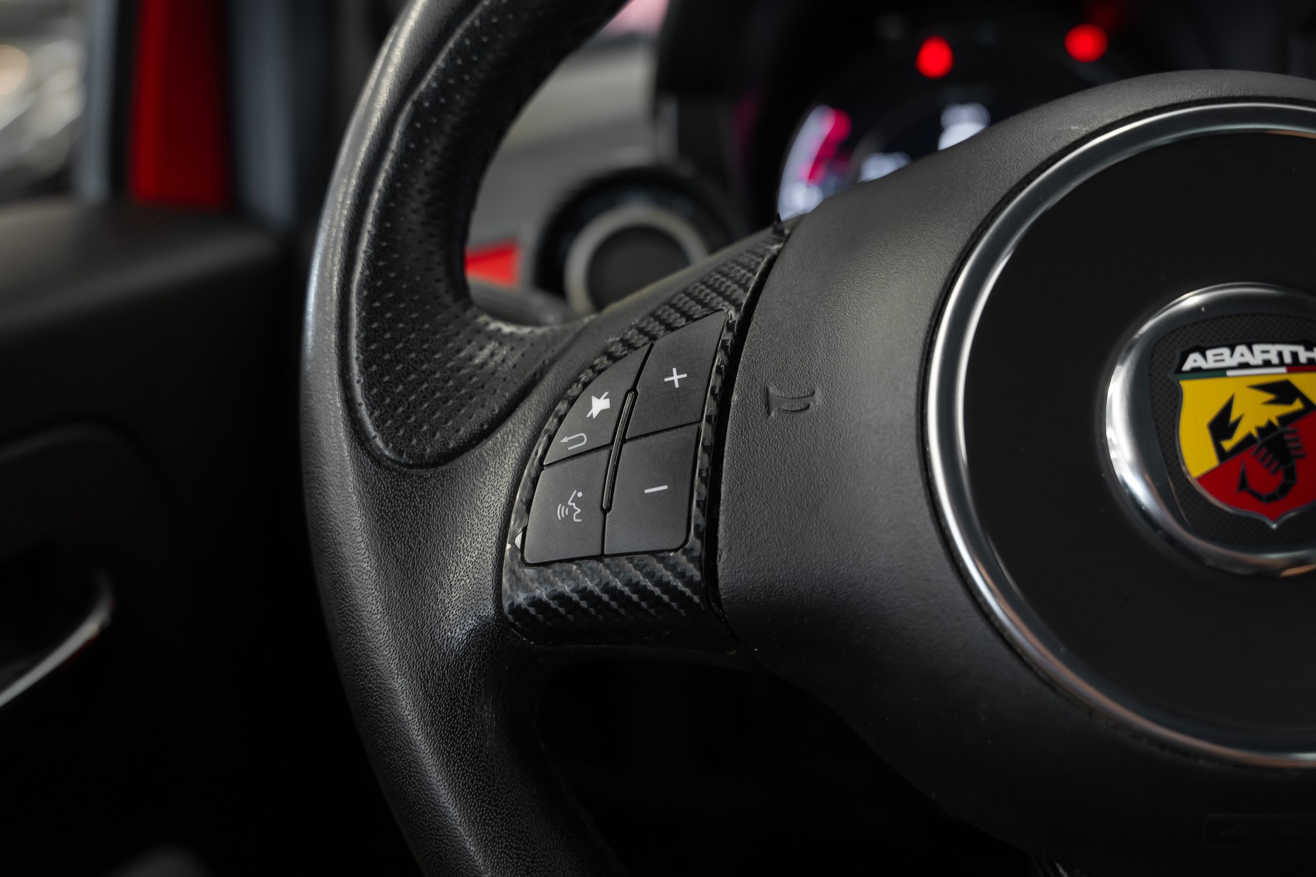 FIAT 595 1.4 16V Turbo Abarth Turismo-image-18
