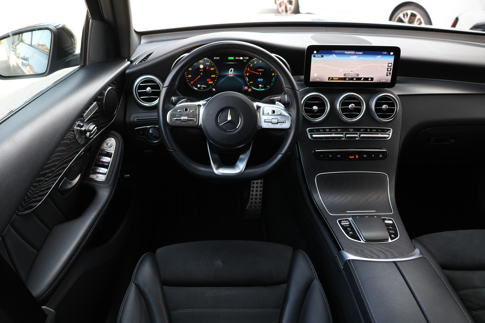 MERCEDES-BENZ GLC 300 e AMG Line 4Matic 9G-Tronic (CH)-image-13