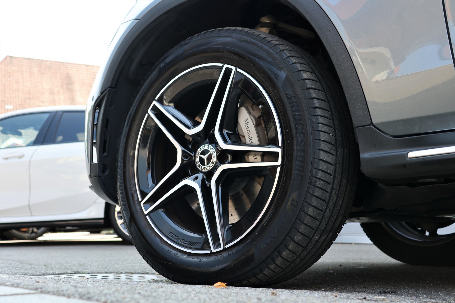 MERCEDES-BENZ GLC 300 e AMG Line 4Matic 9G-Tronic (CH)-image-7