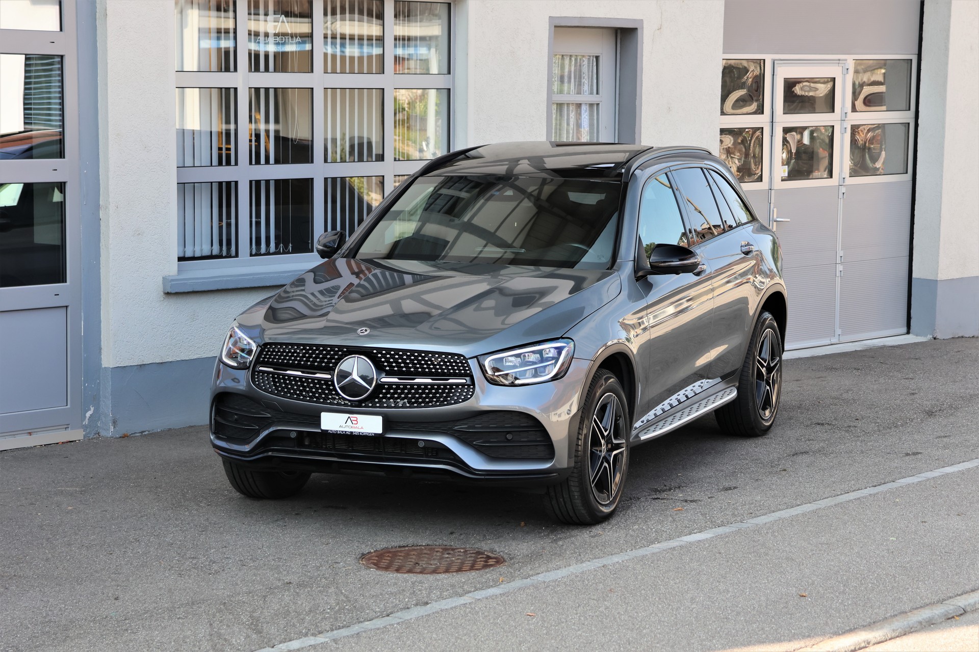 MERCEDES-BENZ GLC 300 e AMG Line 4Matic 9G-Tronic (CH)-image-0