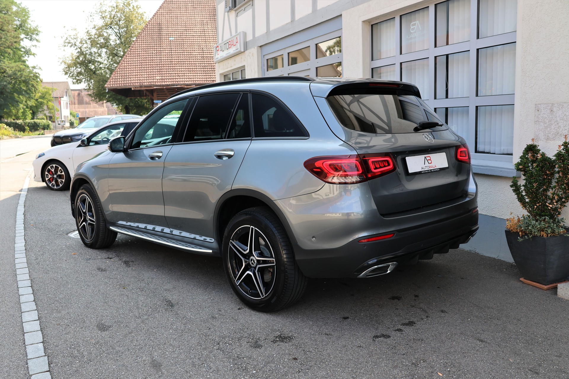 MERCEDES-BENZ GLC 300 e AMG Line 4Matic 9G-Tronic (CH)-image-6