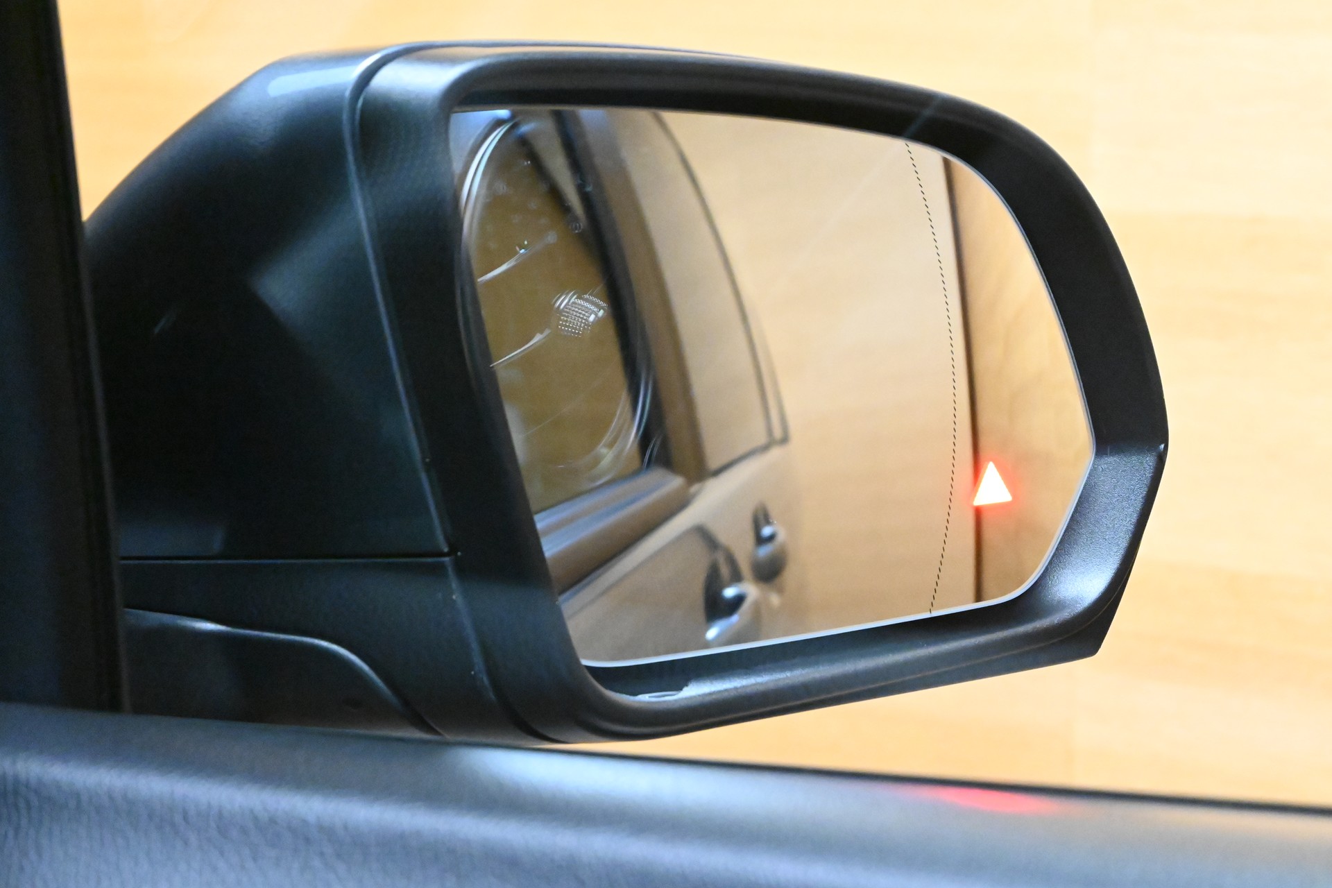 MERCEDES-BENZ V 250 d BlueTec AMG-Line lang 4m-image-17