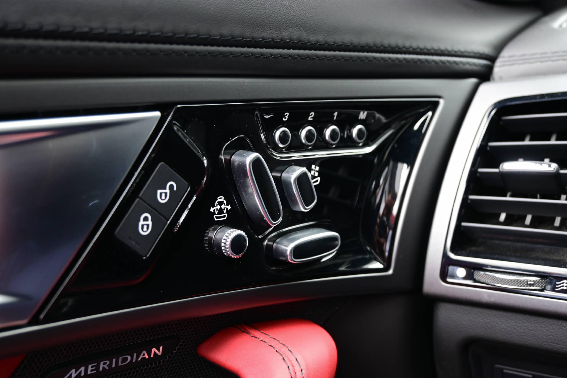JAGUAR F-Type Convertible S 3.0 V6-image-20