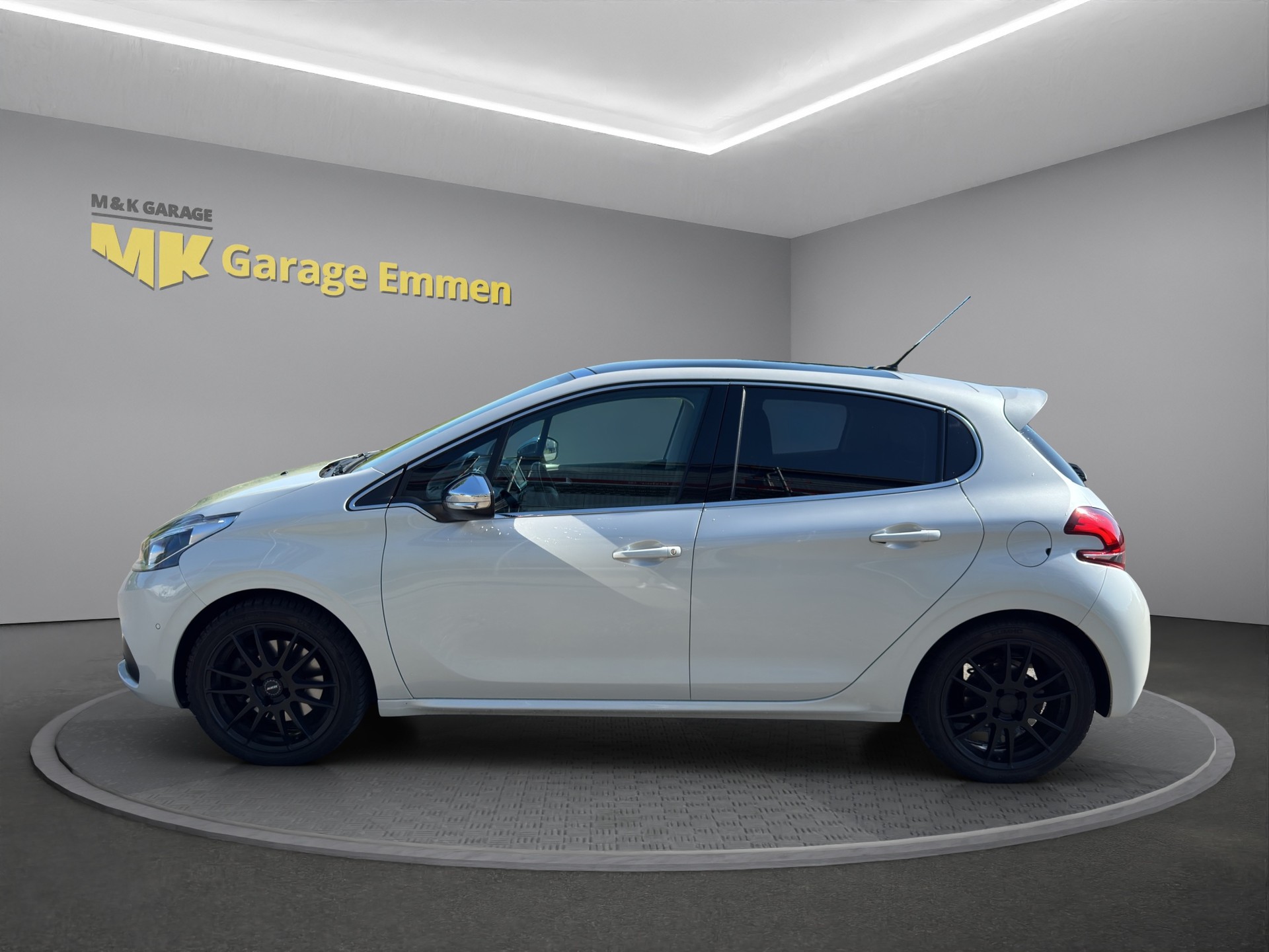 PEUGEOT 208 1.6 THP Allure STT-image-1